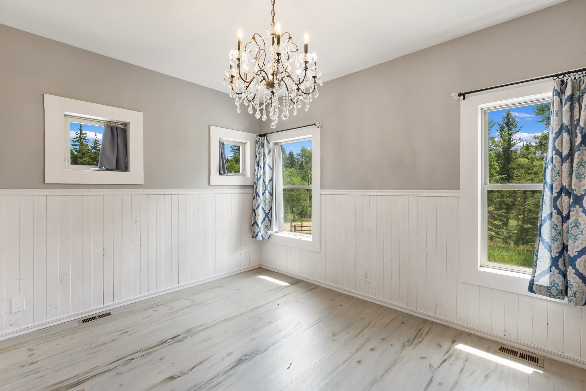 Divide, Colorado, 80814, United States, 3 Bedrooms Bedrooms, ,2 BathroomsBathrooms,Residential,For Sale,1918151