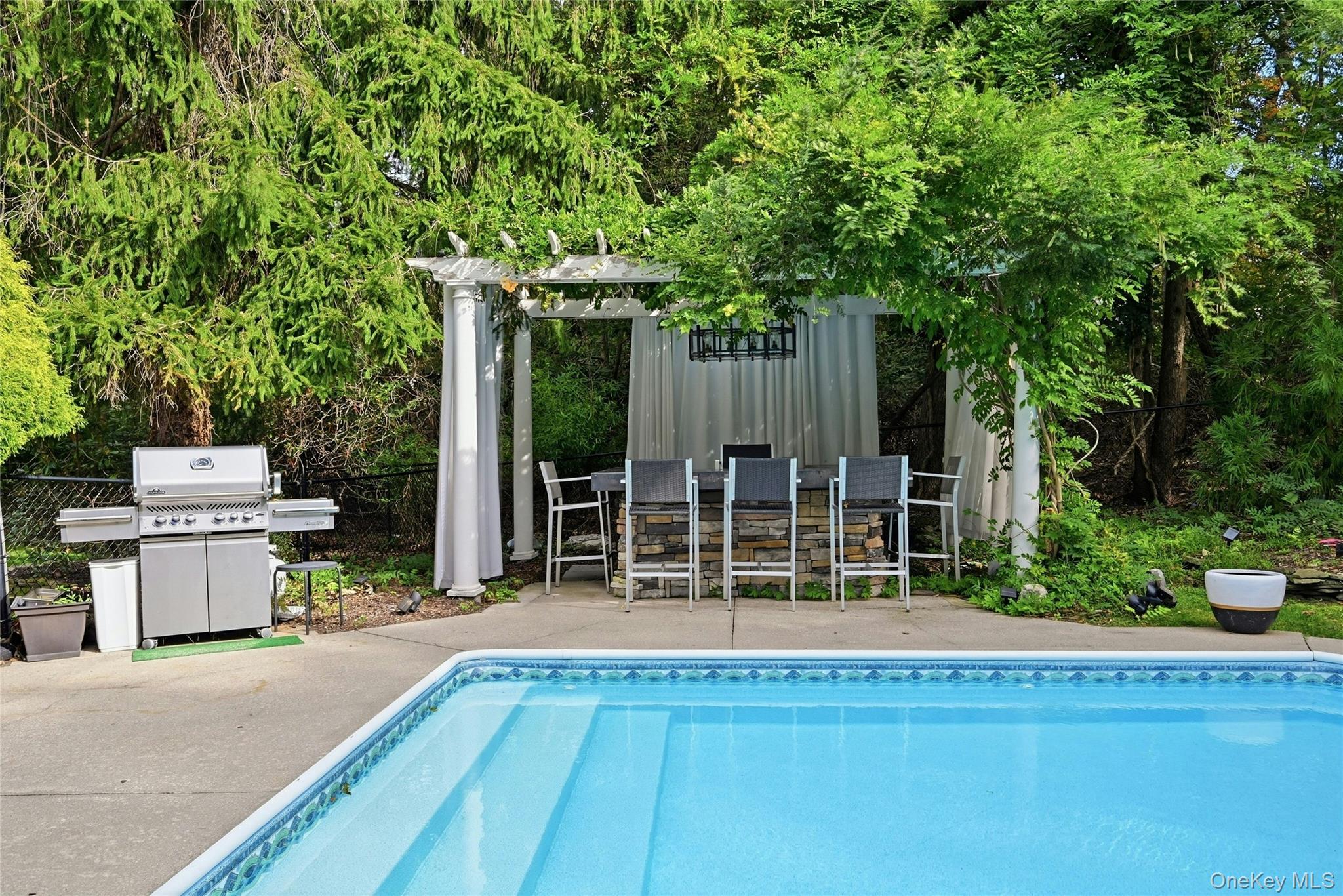  52 W Meadow Road, Setauket, NY, 11733 - 物件實景