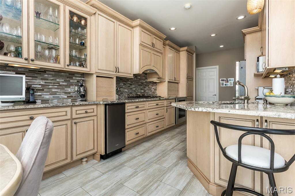 Grafton, Illinois, 62037, United States, 2 Bedrooms Bedrooms, ,2 BathroomsBathrooms,Residential,For Sale,1907573