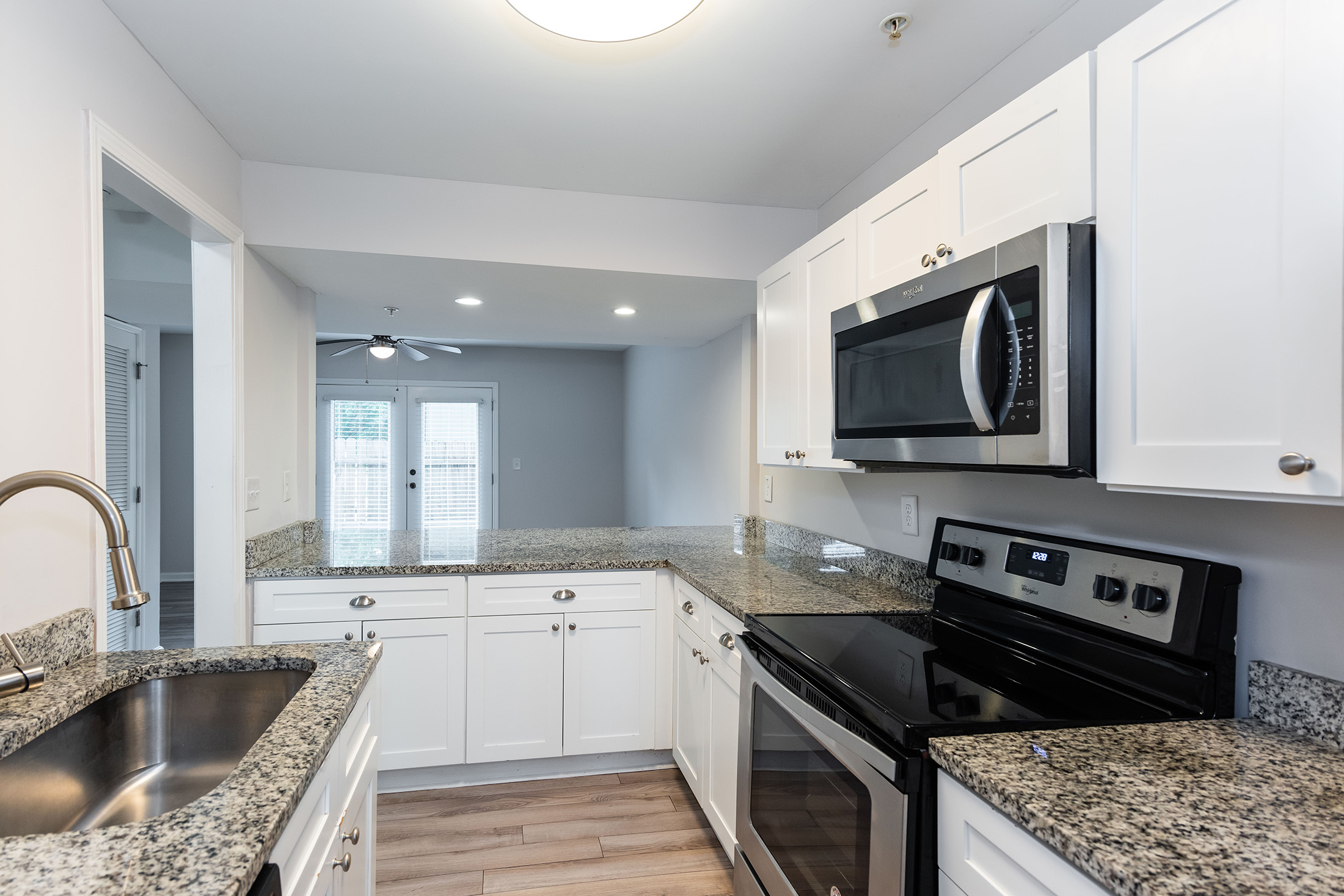  Fully Renovated Townhome with No HOA - 物件實景