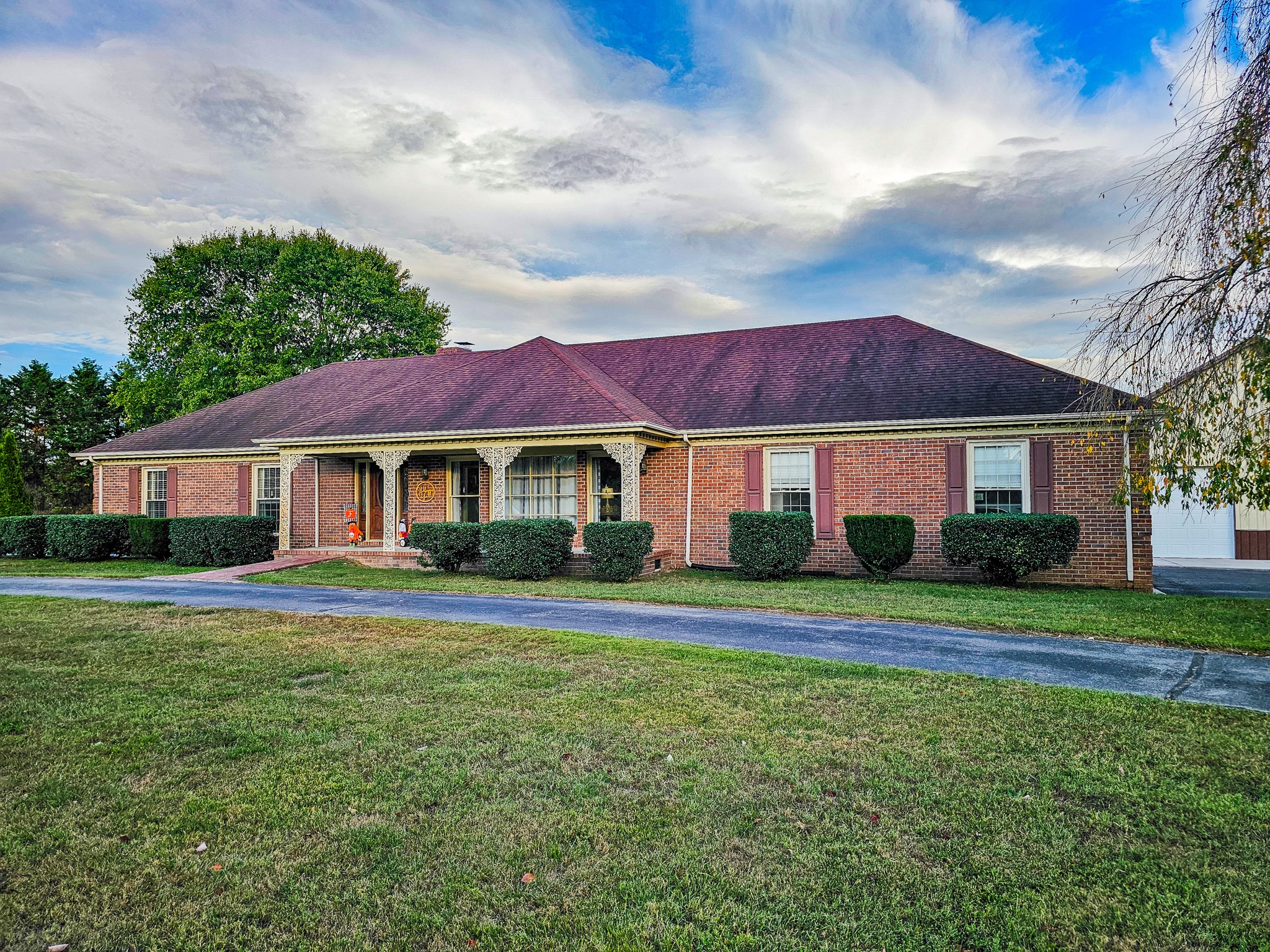 Tullahoma, Tennessee, 37388, United States, 3 Bedrooms Bedrooms, ,4 BathroomsBathrooms,Residential,For Sale,1794204