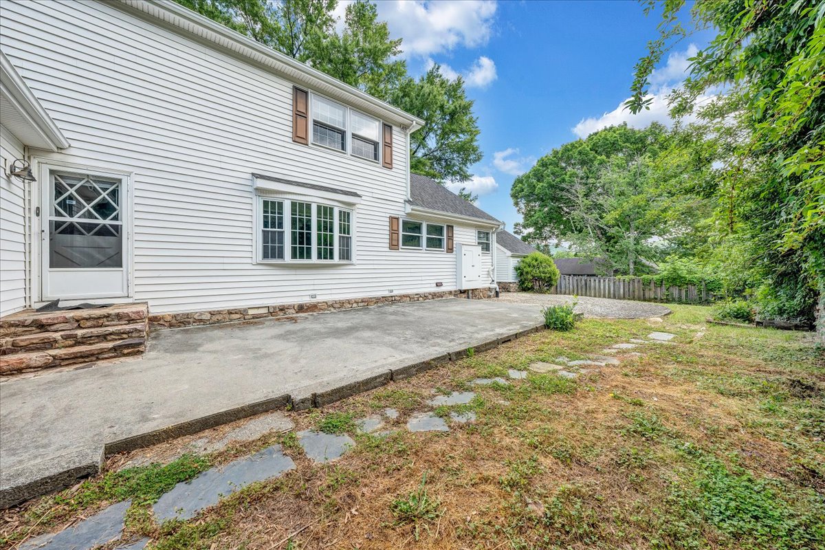 Roanoke, Virginia, 24015, United States, 5 Bedrooms Bedrooms, ,3 BathroomsBathrooms,Residential,For Sale,2043623