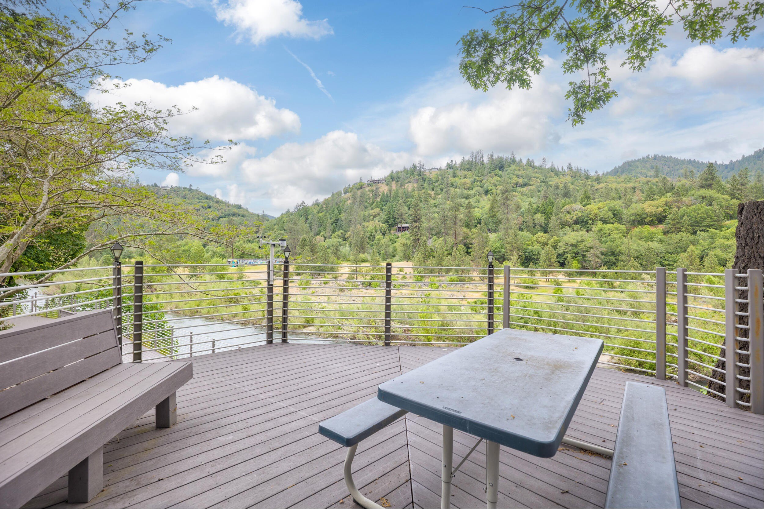 Grants Pass, Oregon, 97527, United States, 3 Bedrooms Bedrooms, ,3 BathroomsBathrooms,Residential,For Sale,1822817
