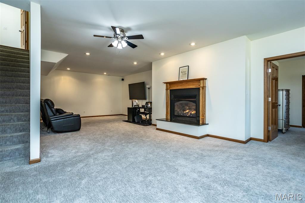 Brighton, Illinois, 62012, United States, 6 Bedrooms Bedrooms, ,4 BathroomsBathrooms,Residential,For Sale,1995743