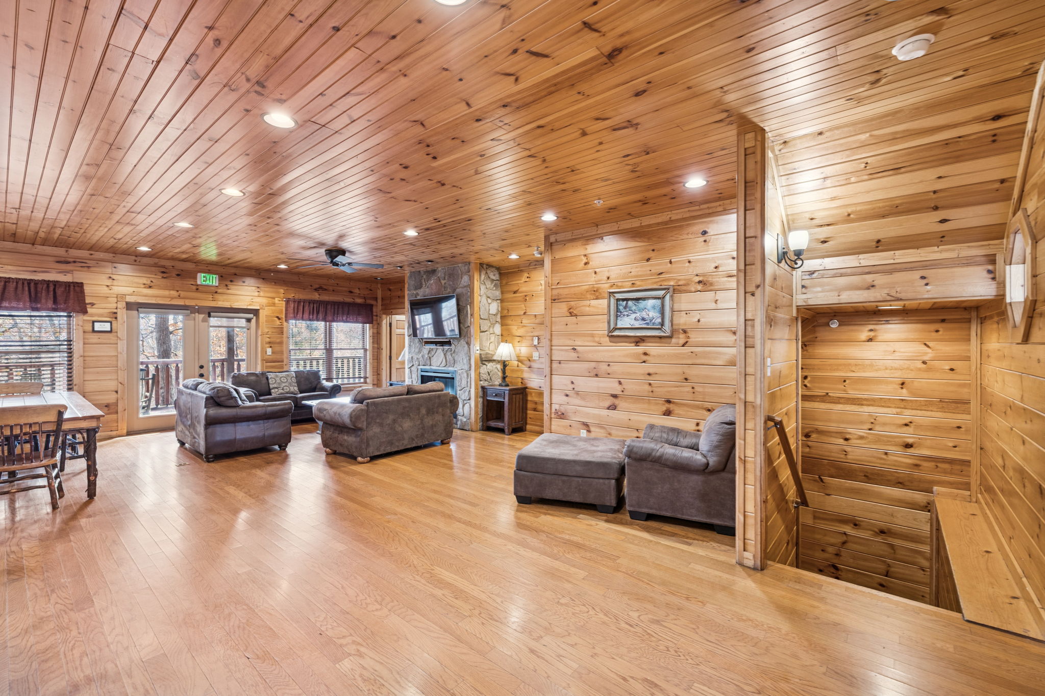 Gatlinburg, Tennessee, 37738, United States, 9 Bedrooms Bedrooms, ,9 BathroomsBathrooms,Residential,For Sale,1996380