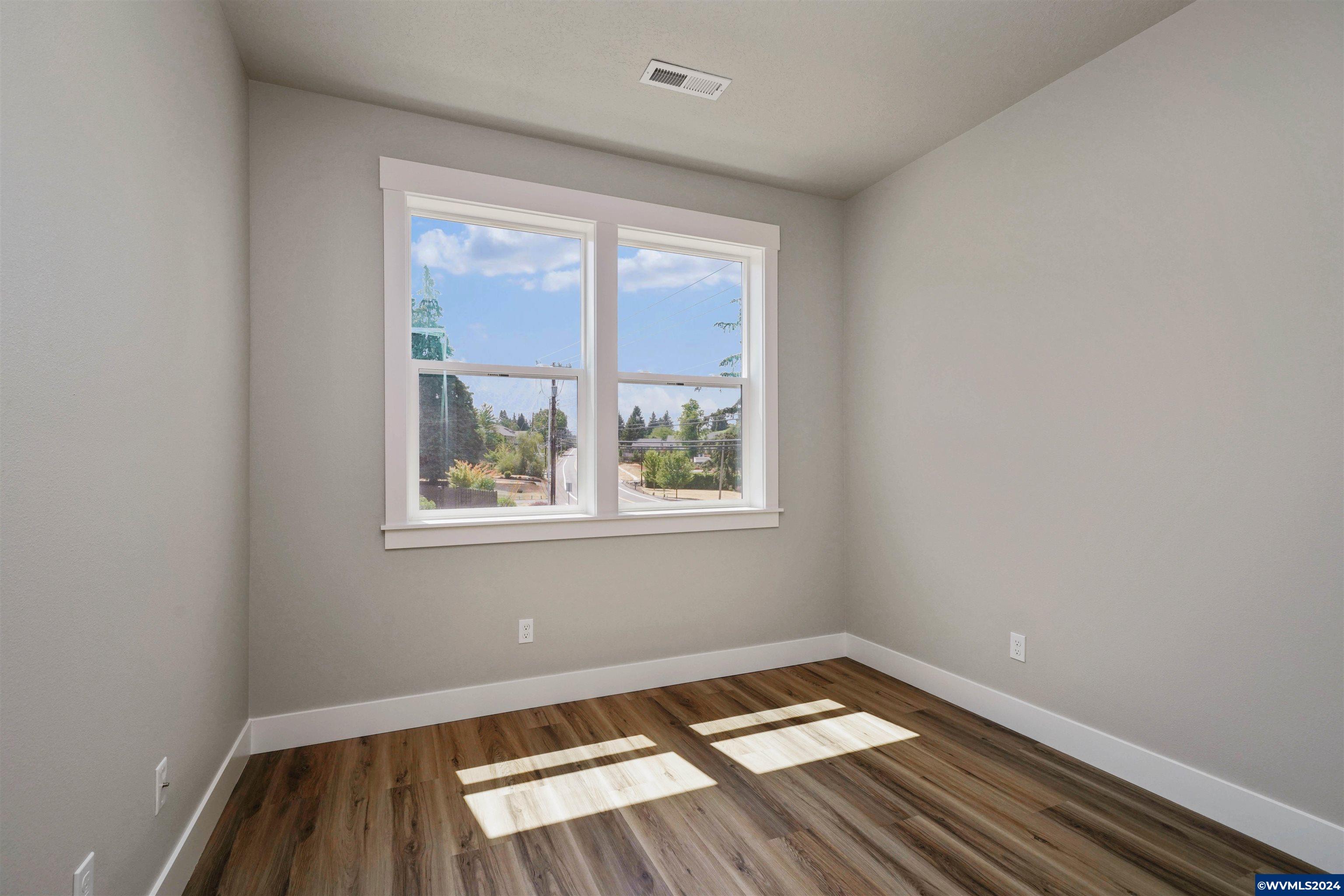 Salem, Oregon, 97306, United States, 3 Bedrooms Bedrooms, ,3 BathroomsBathrooms,Residential,For Sale,1695520