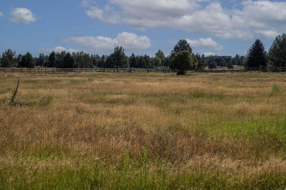 Sisters, Oregon, 97759, United States, 3 Bedrooms Bedrooms, ,3 BathroomsBathrooms,Residential,For Sale,1917351