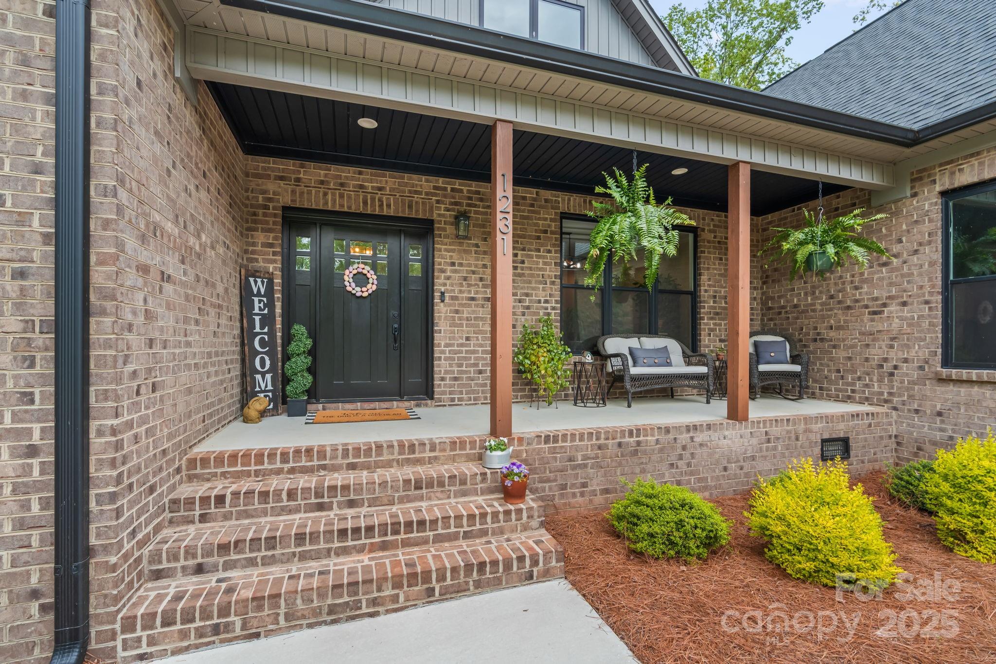 Lexington, North Carolina, 27292, United States, 4 Bedrooms Bedrooms, ,3 BathroomsBathrooms,Residential,For Sale,1847027