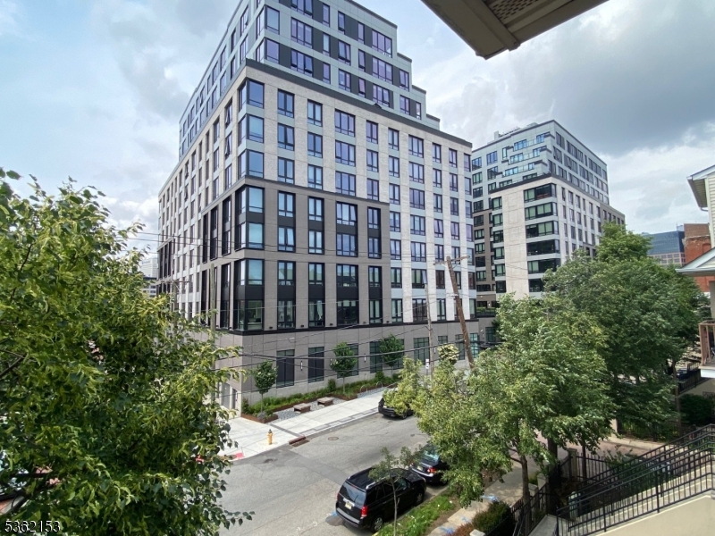 Newark City, New Jersey, 07105, United States, 2 Bedrooms Bedrooms, ,3 BathroomsBathrooms,Residential,For Sale,1849071