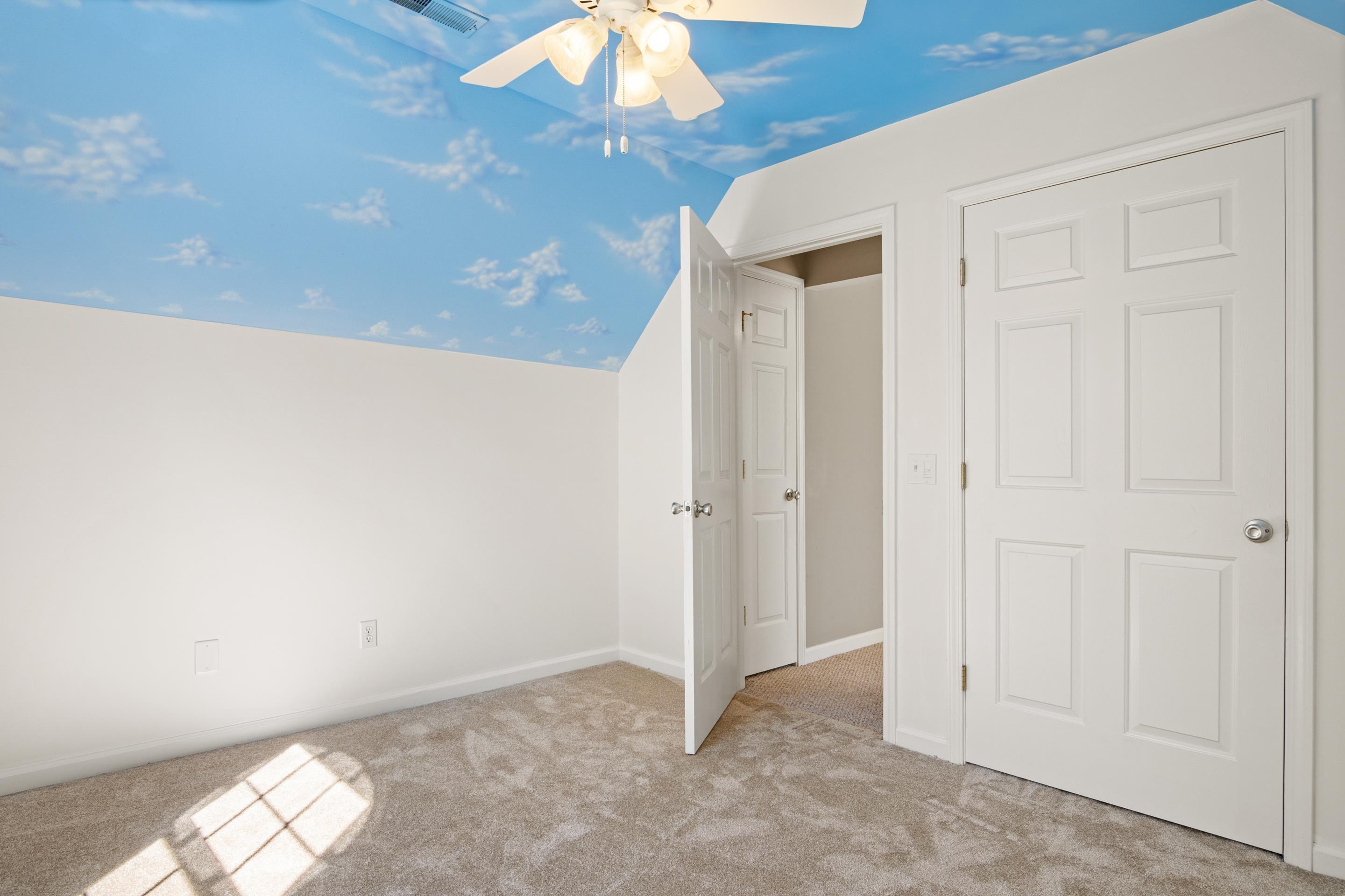 Blacksburg, Virginia, 24060, United States, 3 Bedrooms Bedrooms, ,4 BathroomsBathrooms,Residential,For Sale,1961376