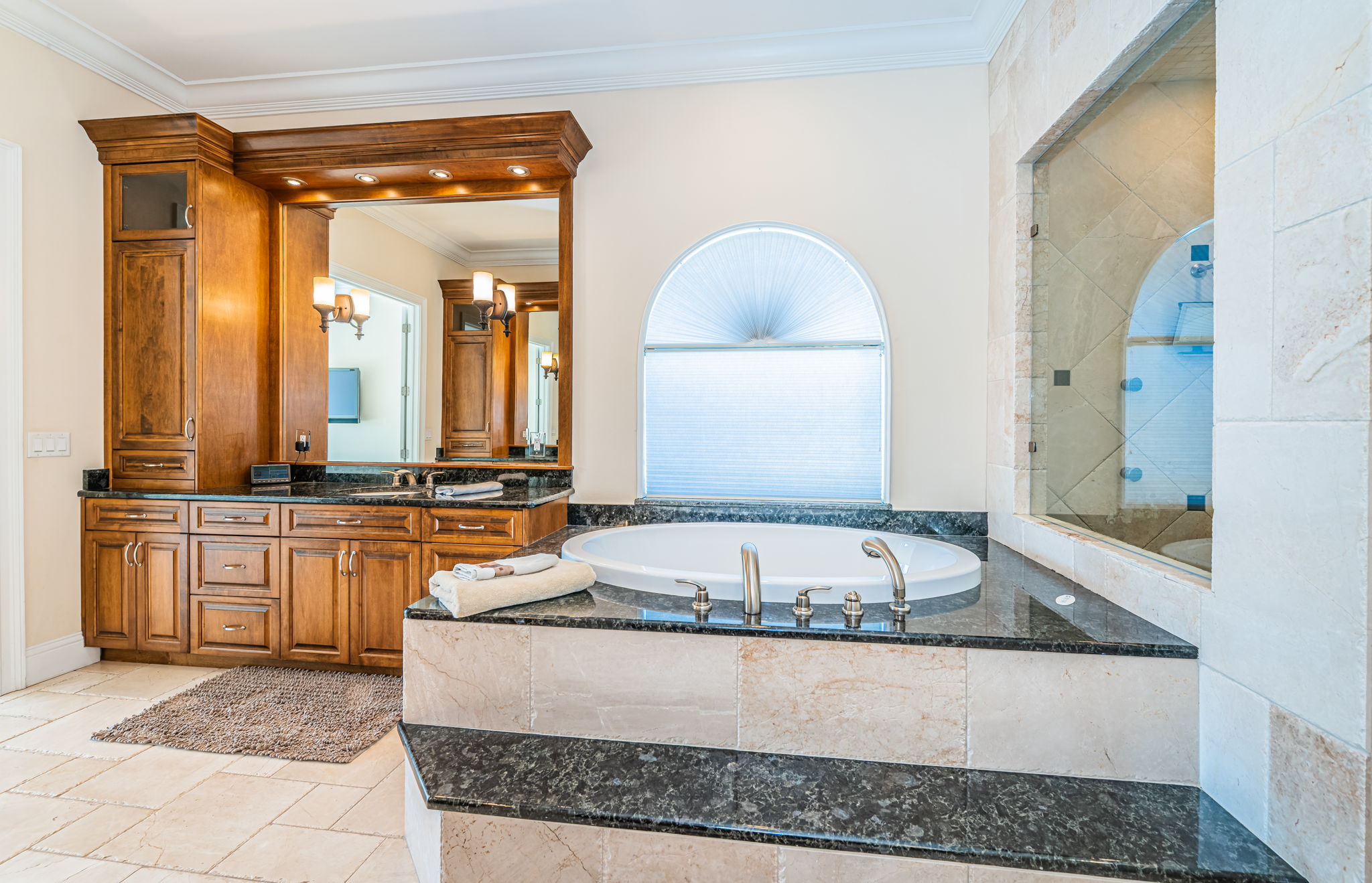 St Petersburg, Florida, 33707, United States, 5 Bedrooms Bedrooms, ,5 BathroomsBathrooms,Residential,For Sale,2006025