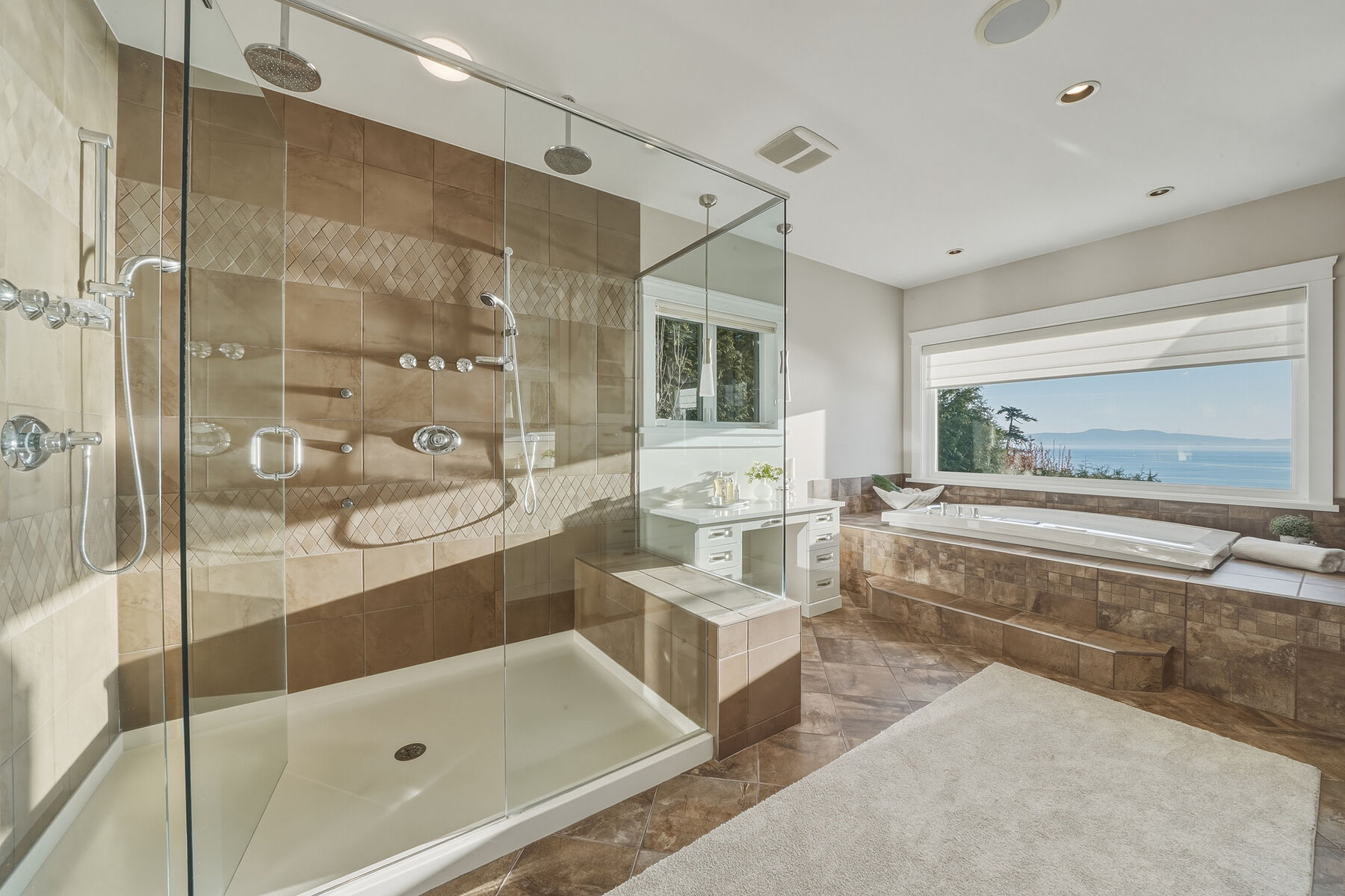  West Coast Oceanfront Home - 物件實景