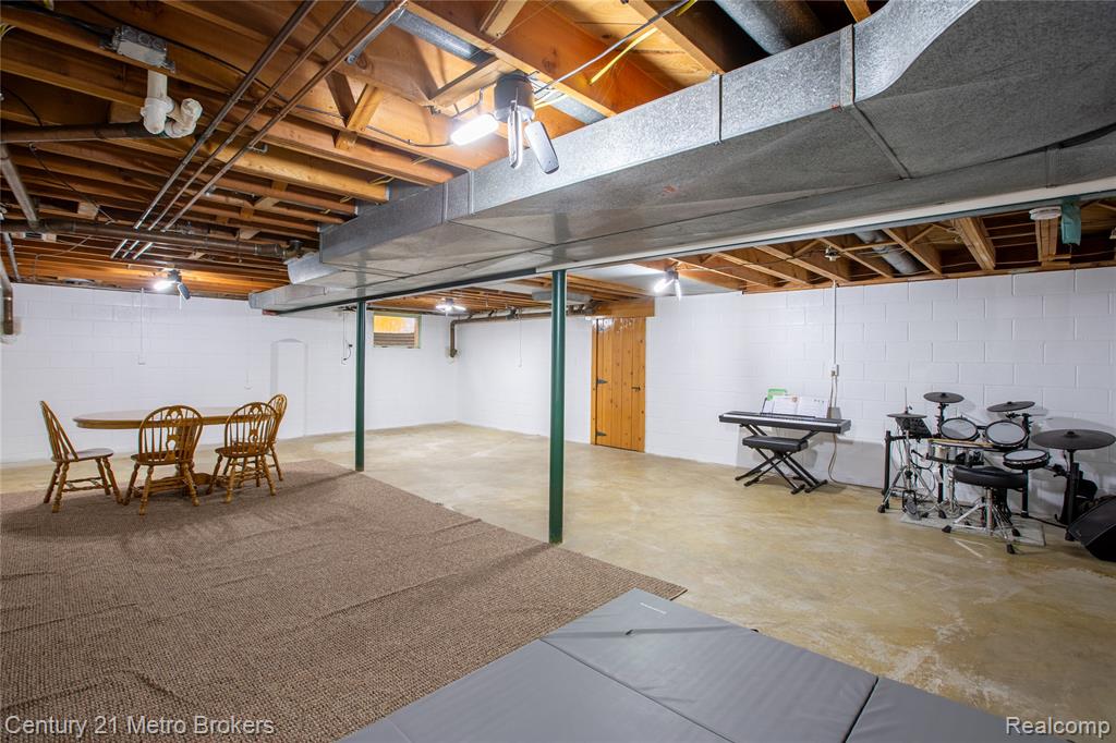 Grand Blanc, Michigan, 48439, United States, 3 Bedrooms Bedrooms, ,3 BathroomsBathrooms,Residential,For Sale,1982628