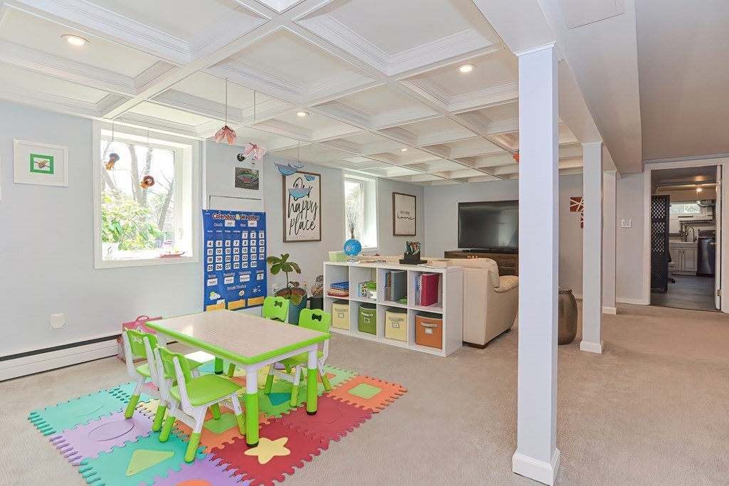 Dedham, Massachusetts, 02026, United States, 3 Bedrooms Bedrooms, ,2 BathroomsBathrooms,Residential,For Sale,1945023