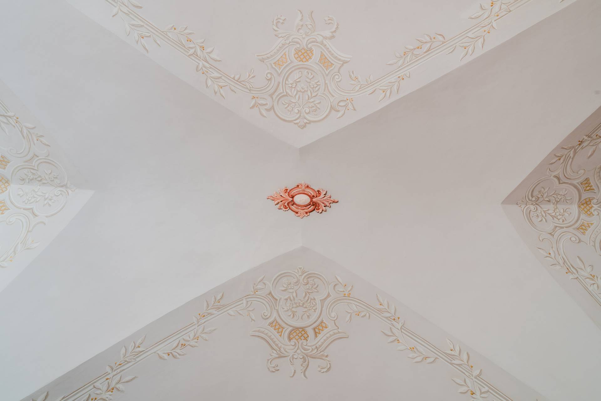 San Cesario di Lecce, Lecce, 73016, IT, 15 Bedrooms Bedrooms, ,13 BathroomsBathrooms,Residential,For Sale,1989091