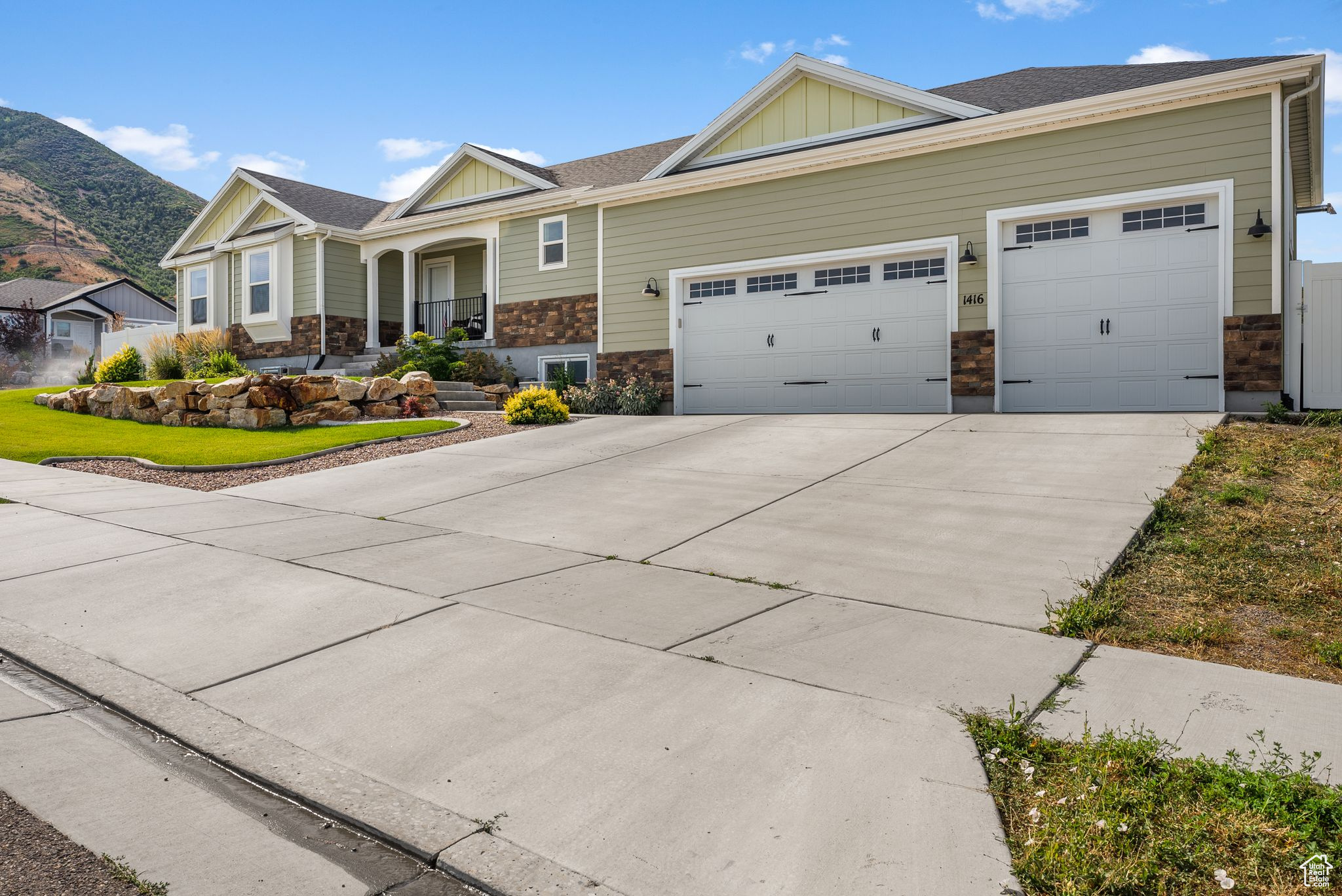 Tooele, Utah, 84074, United States, 5 Bedrooms Bedrooms, ,3 BathroomsBathrooms,Residential,For Sale,1907581