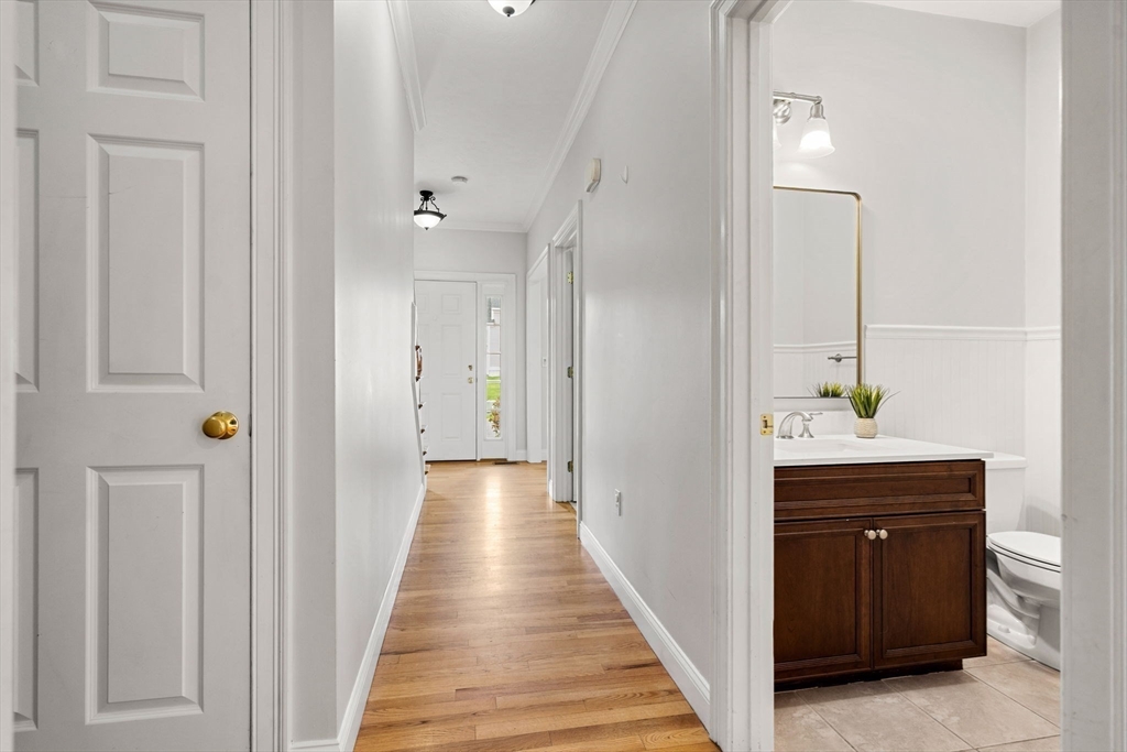 Groton, Massachusetts, 01450, United States, 3 Bedrooms Bedrooms, ,3 BathroomsBathrooms,Residential,For Sale,1988119