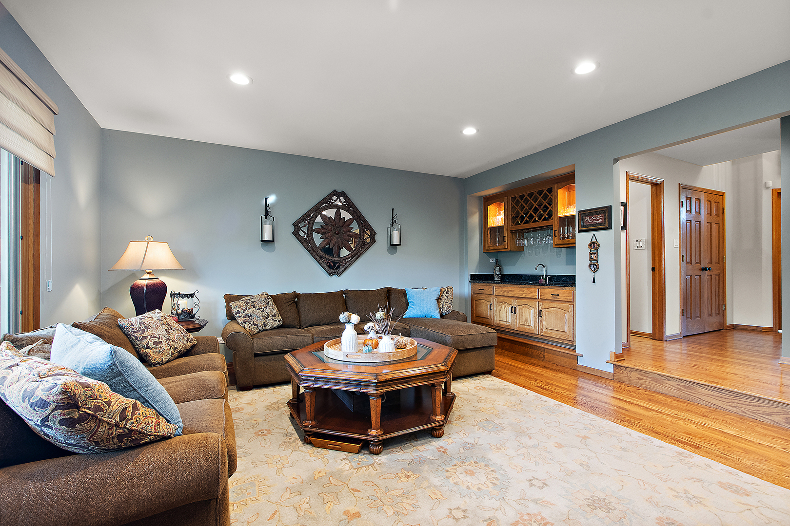 Orland Park, Illinois, 60467, United States, 4 Bedrooms Bedrooms, ,5 BathroomsBathrooms,Residential,For Sale,1987350