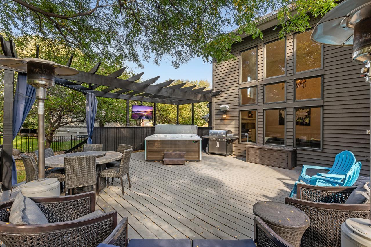 Chanhassen, Minnesota, 55317, United States, 4 Bedrooms Bedrooms, ,2 BathroomsBathrooms,Residential,For Sale,1987932