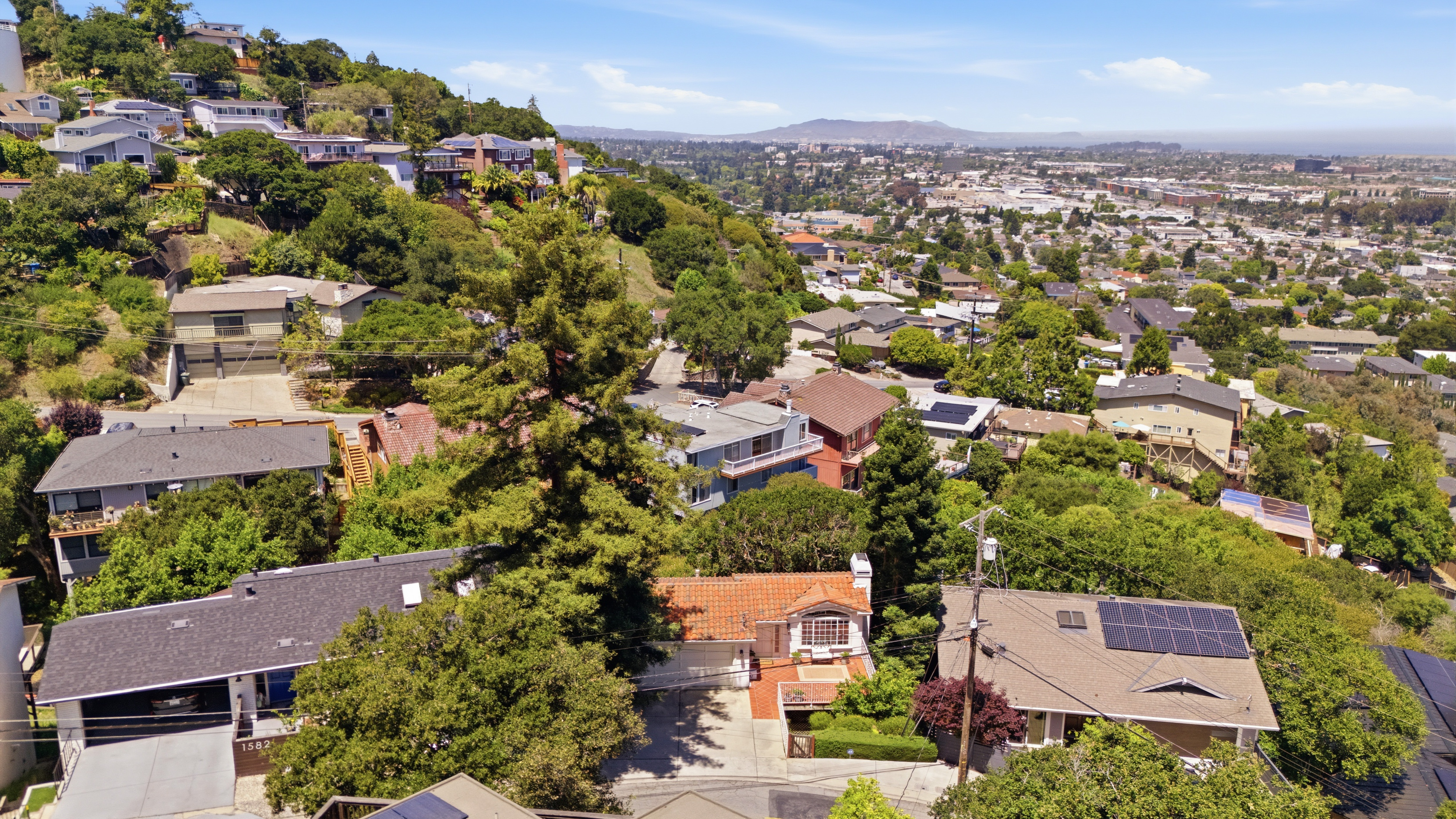  Prime Belmont Hills Home with Bay Views - 物件實景