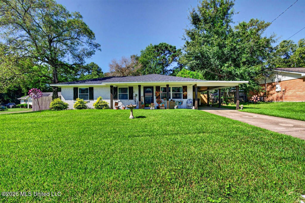 Ruth Ct, Biloxi, MS 39532