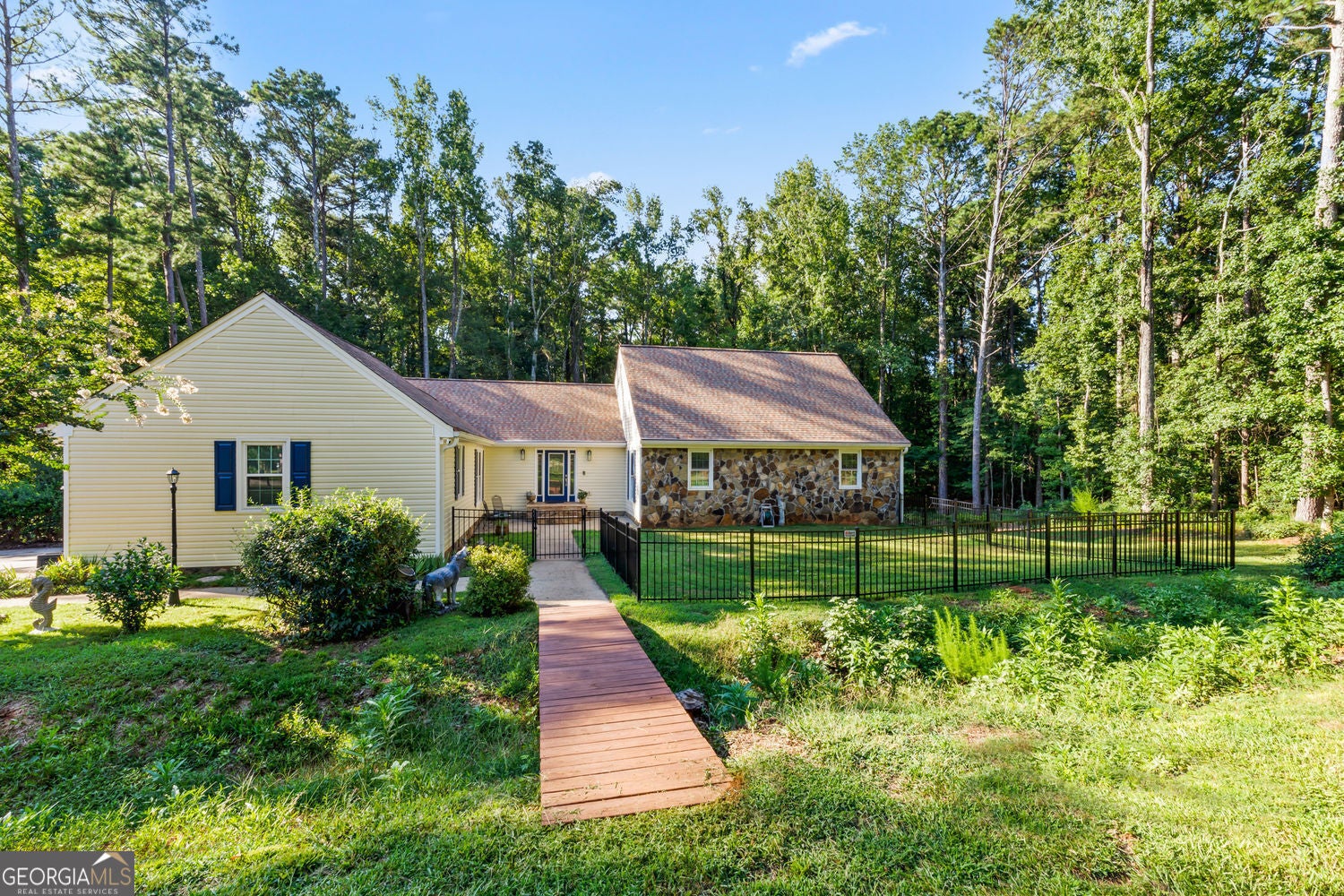 Fayetteville, Georgia, 30215, United States, 5 Bedrooms Bedrooms, ,3 BathroomsBathrooms,Residential,For Sale,1908173