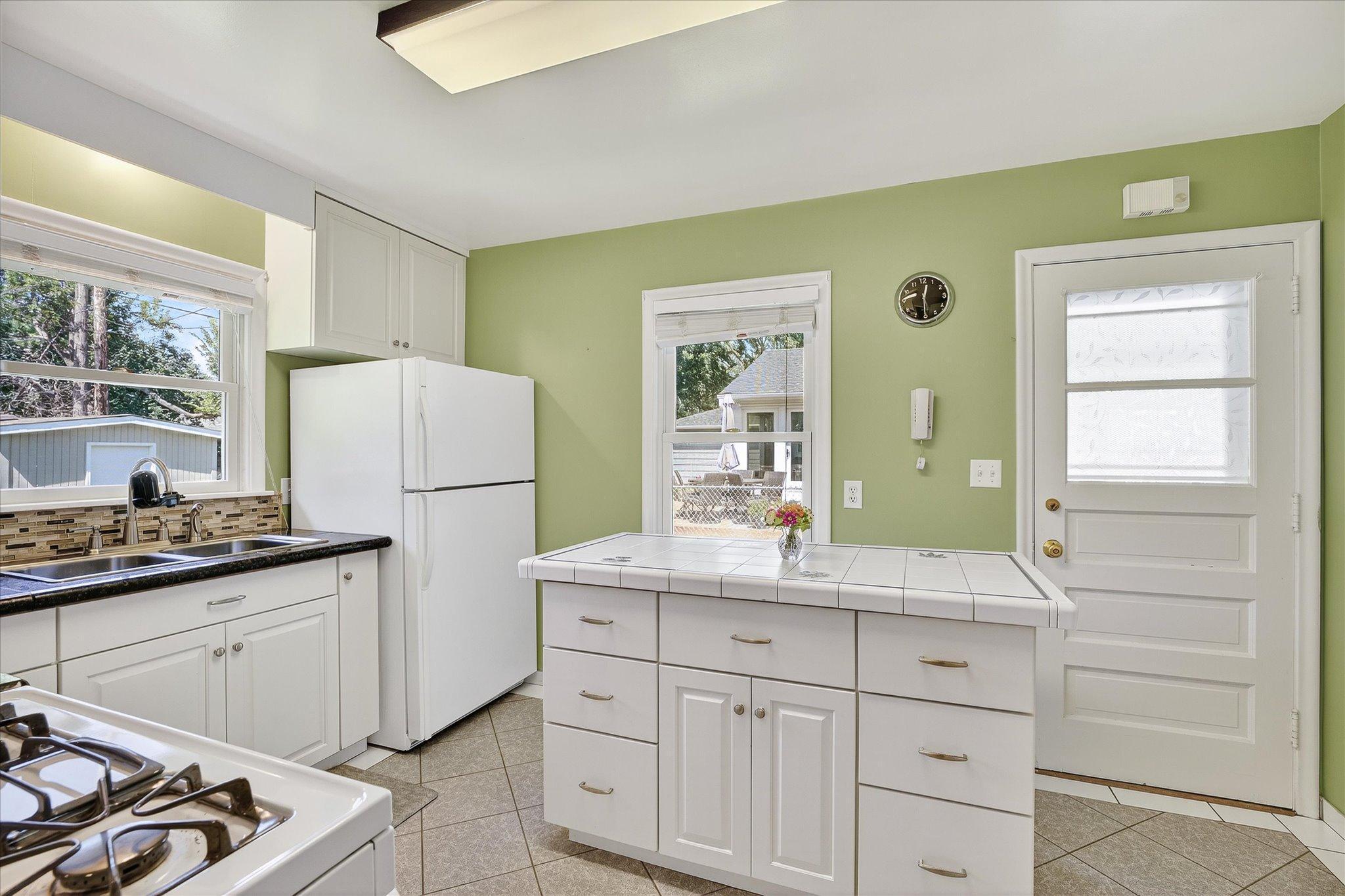 Edina, Minnesota, 55410, United States, 3 Bedrooms Bedrooms, ,1 BathroomBathrooms,Residential,For Sale,1941033