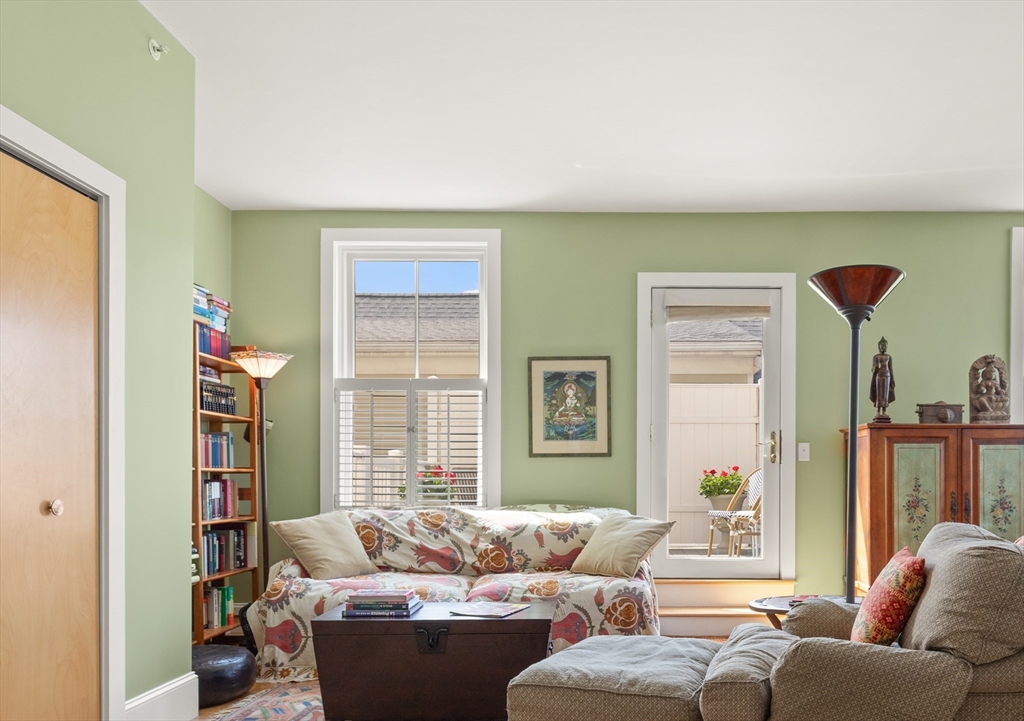 Somerville, Massachusetts, 02143, United States, 1 Bedroom Bedrooms, ,1 BathroomBathrooms,Residential,For Sale,1911108
