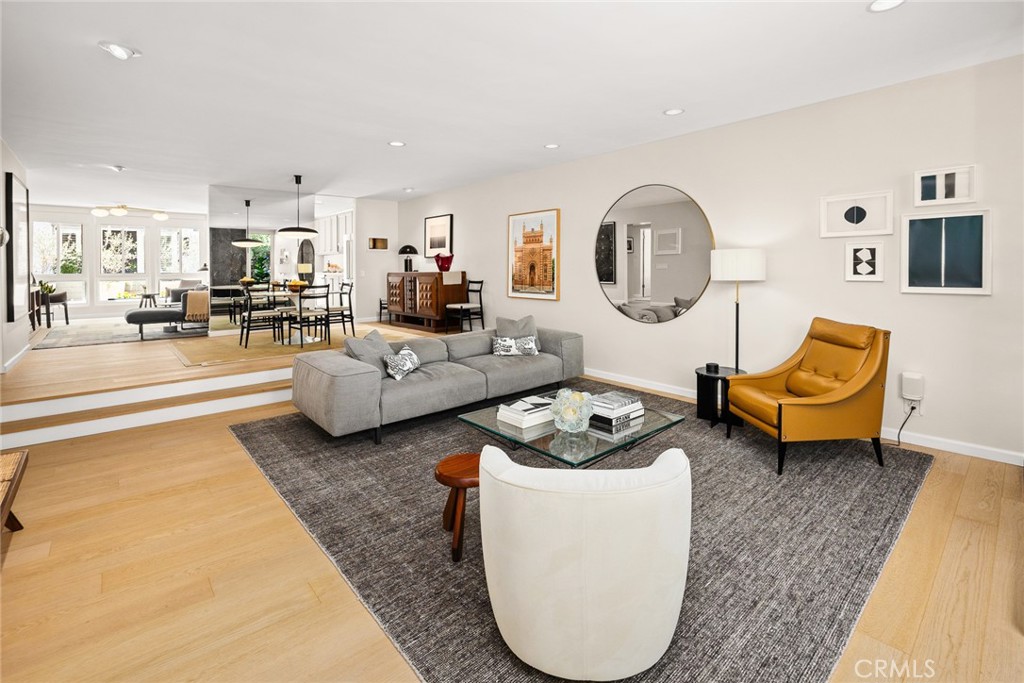 Pasadena, California, 91105, United States, 2 Bedrooms Bedrooms, ,1 BathroomBathrooms,Residential,For Sale,1941696