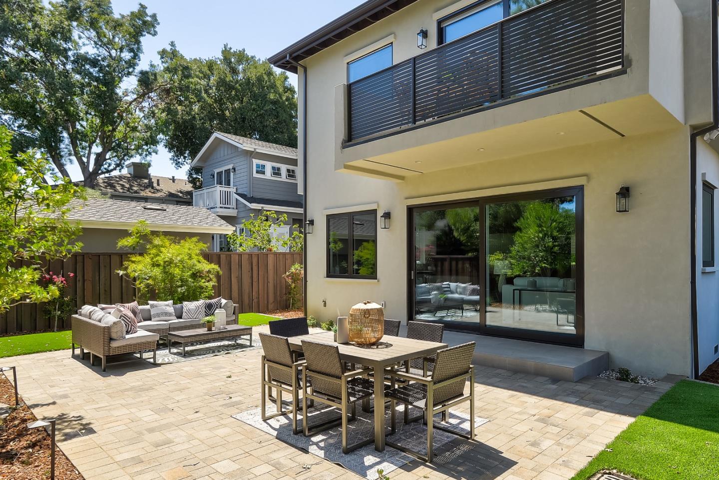 Menlo Park, California, 94025, United States, 5 Bedrooms Bedrooms, ,6 BathroomsBathrooms,Residential,For Sale,1927394