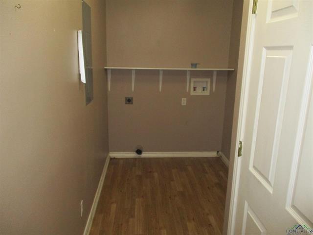 Henderson, Texas, 75654, United States, 3 Bedrooms Bedrooms, ,2 BathroomsBathrooms,Residential,For Sale,1940968