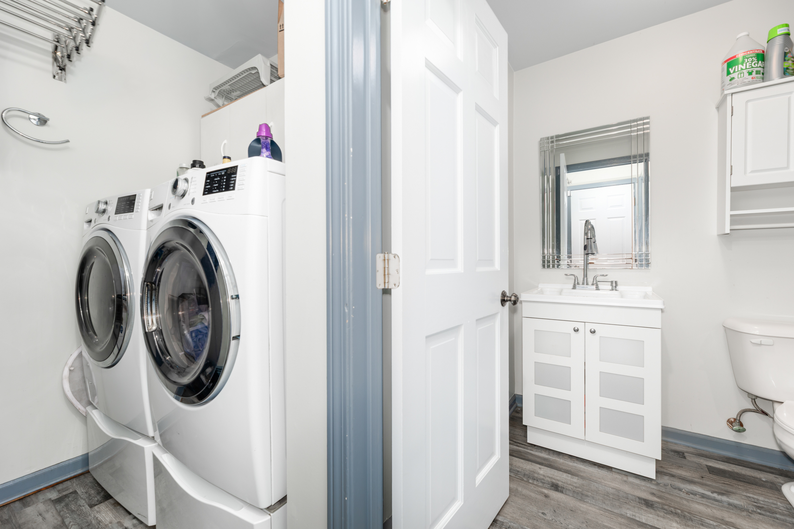 Milford, Connecticut, 06460, United States, 3 Bedrooms Bedrooms, ,3 BathroomsBathrooms,Residential,For Sale,1991692