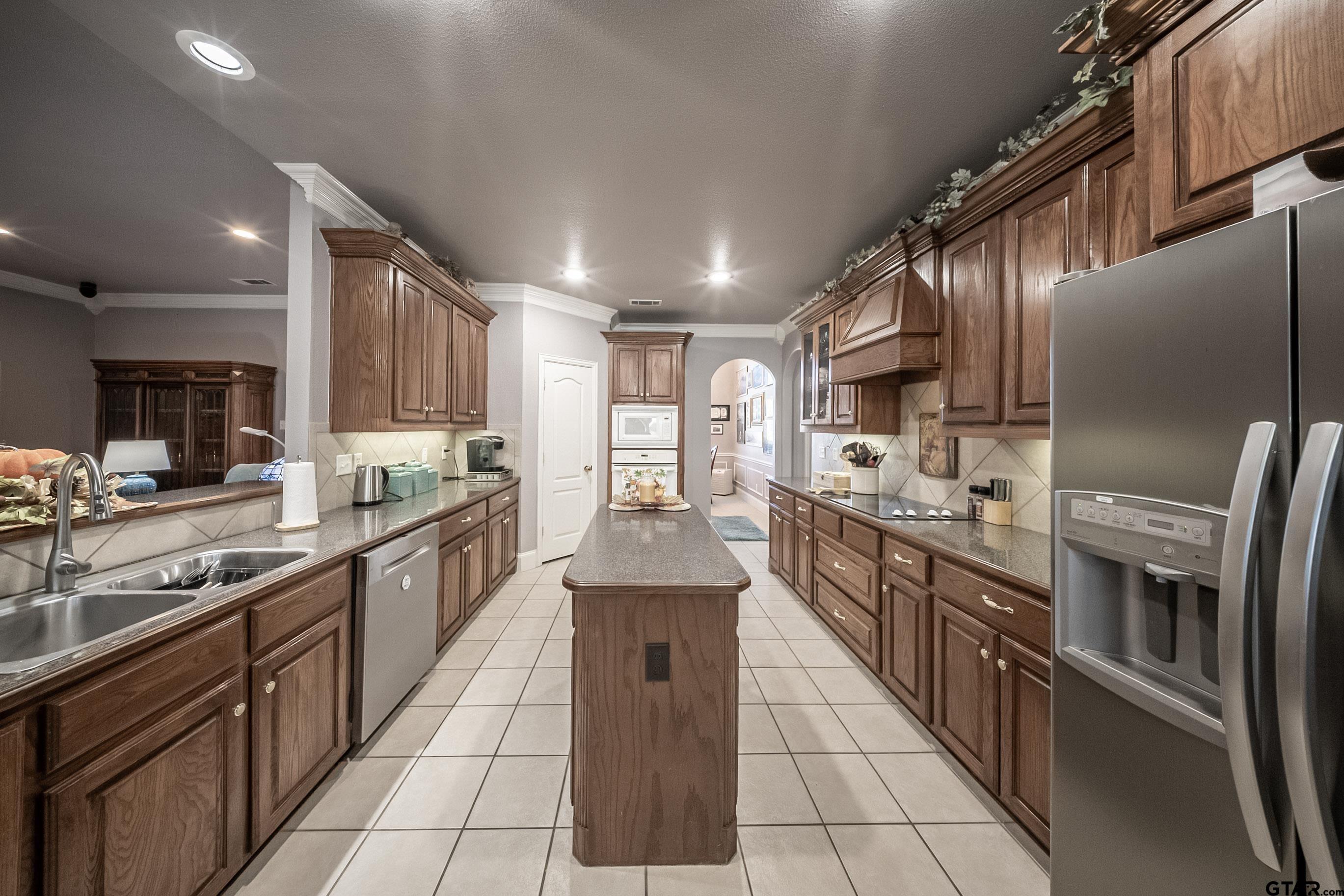 Terrell, Texas, 75160, United States, 3 Bedrooms Bedrooms, ,2 BathroomsBathrooms,Residential,For Sale,1993311