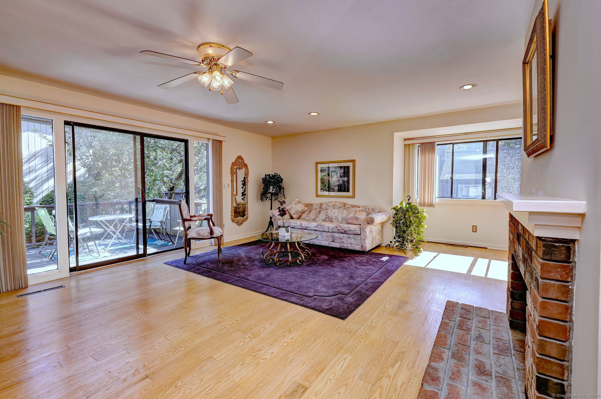 Stratford, Connecticut, 06614, United States, 1 Bedroom Bedrooms, ,3 BathroomsBathrooms,Residential,For Sale,1954891