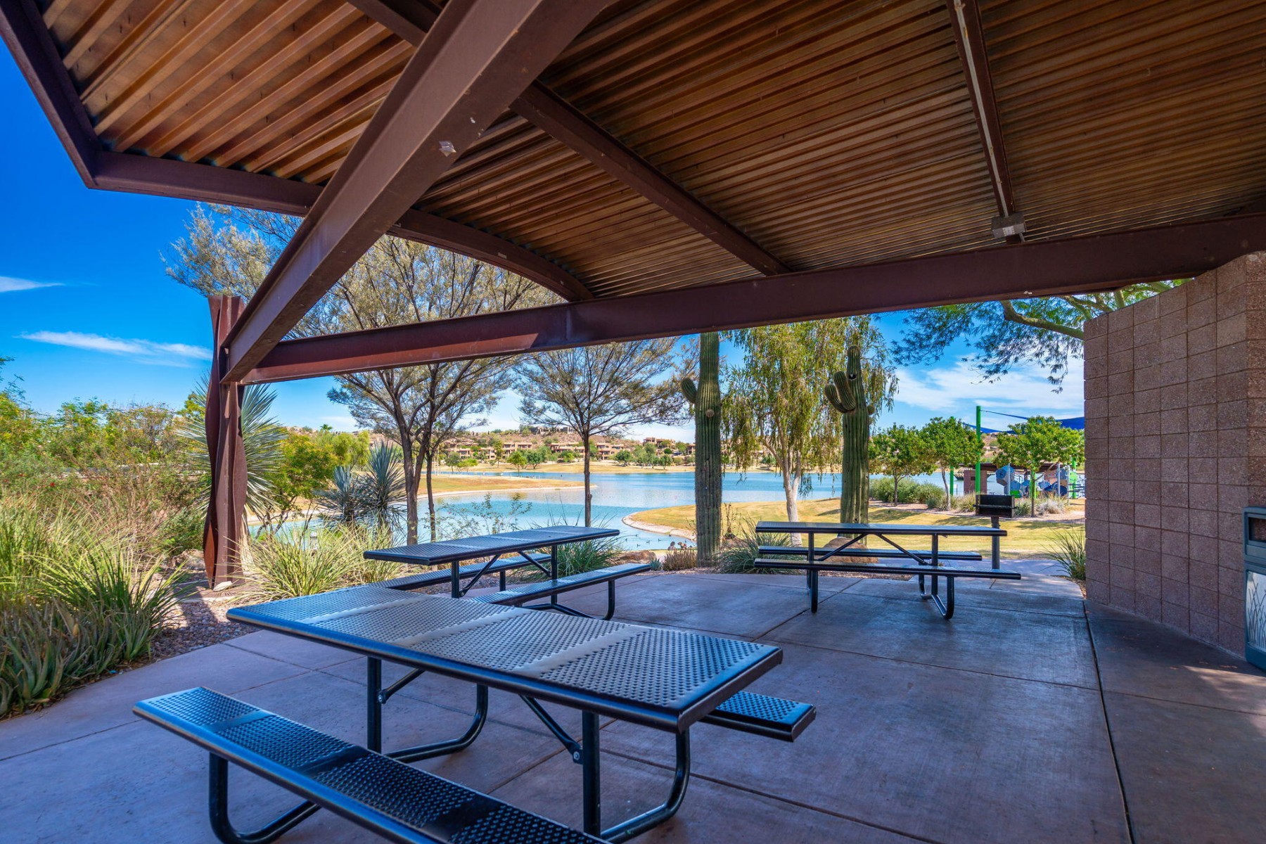  15618 E Cactus Drive  Fountain Hills, AZ - 物件實景