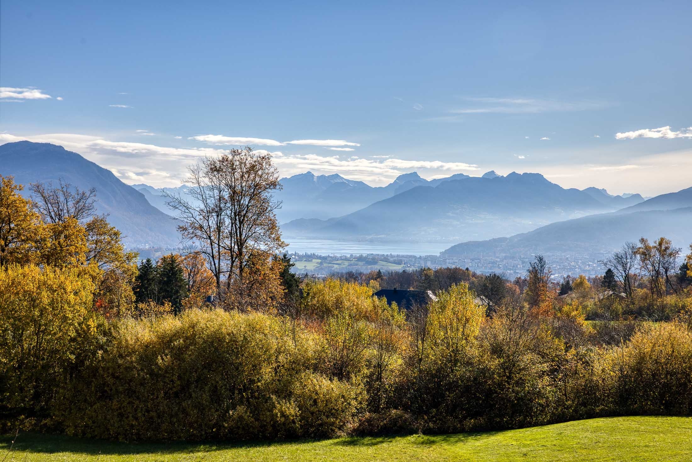  Contemporary Elegance and Alpine Art of Living Overlooking Lake Annecy - 物件實景
