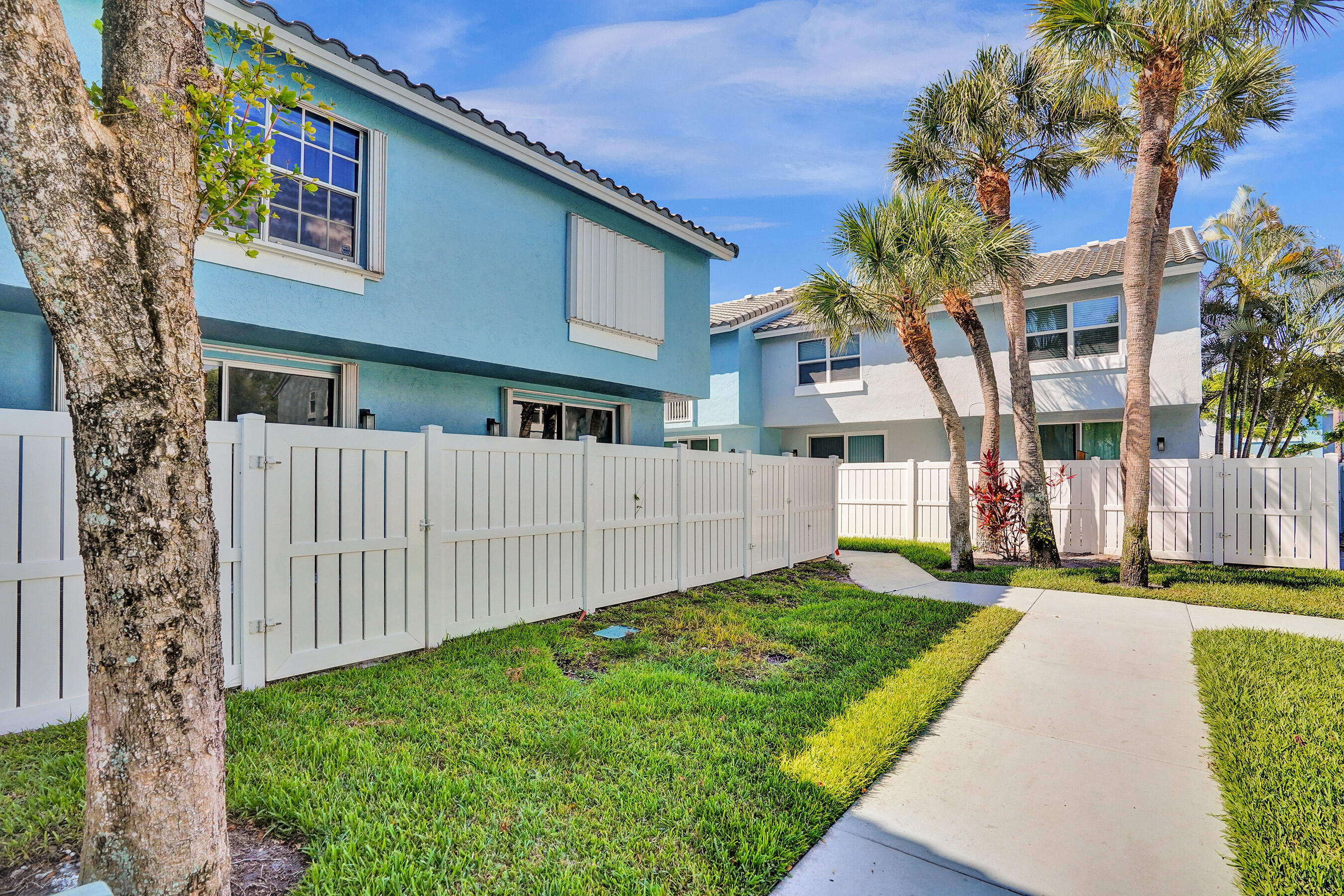 Boca Raton, Florida, 33487, United States, 3 Bedrooms Bedrooms, ,3 BathroomsBathrooms,Residential,For Sale,1986556