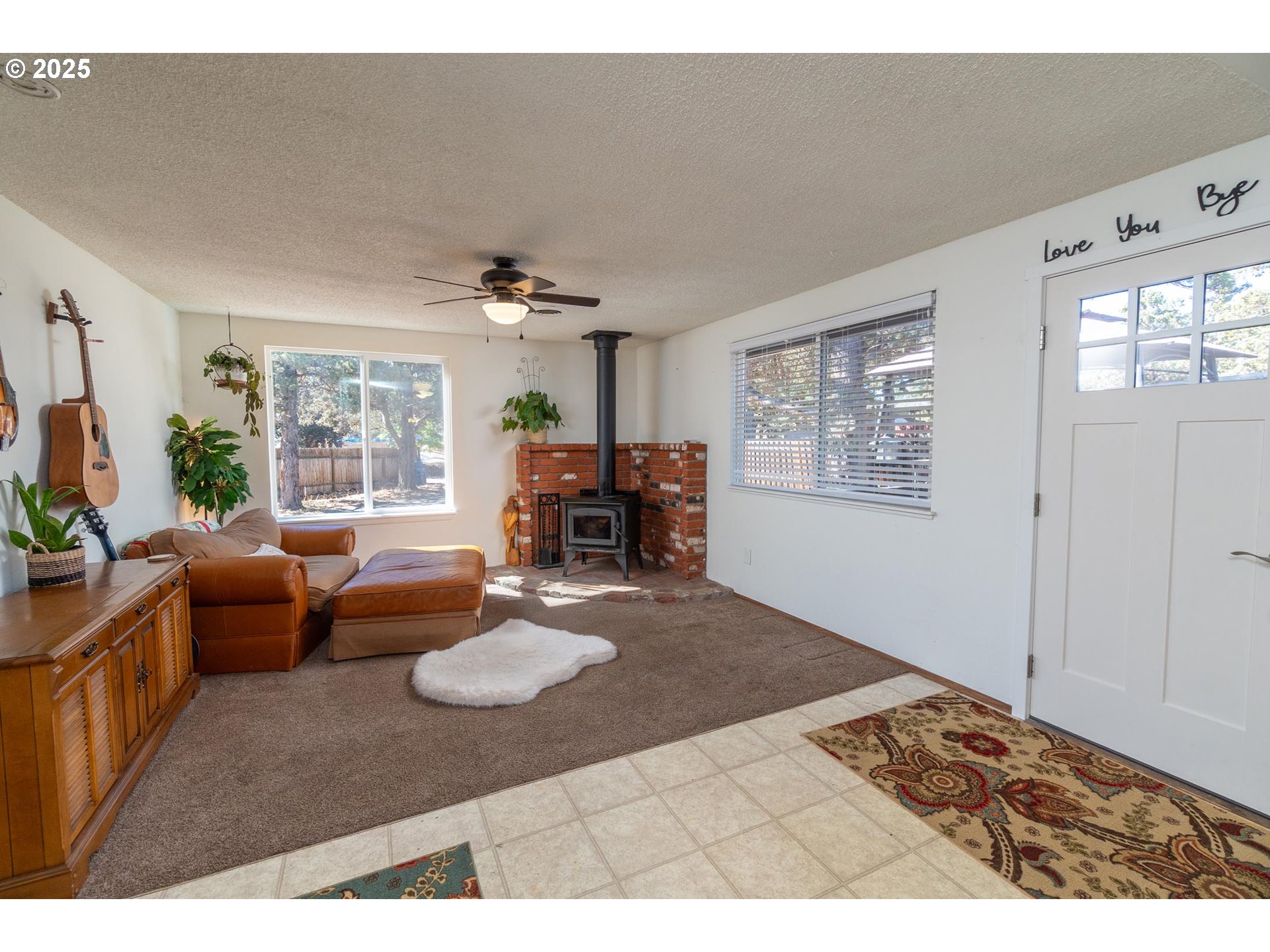 Bend, Oregon, 97701, United States, 3 Bedrooms Bedrooms, ,2 BathroomsBathrooms,Residential,For Sale,1960454