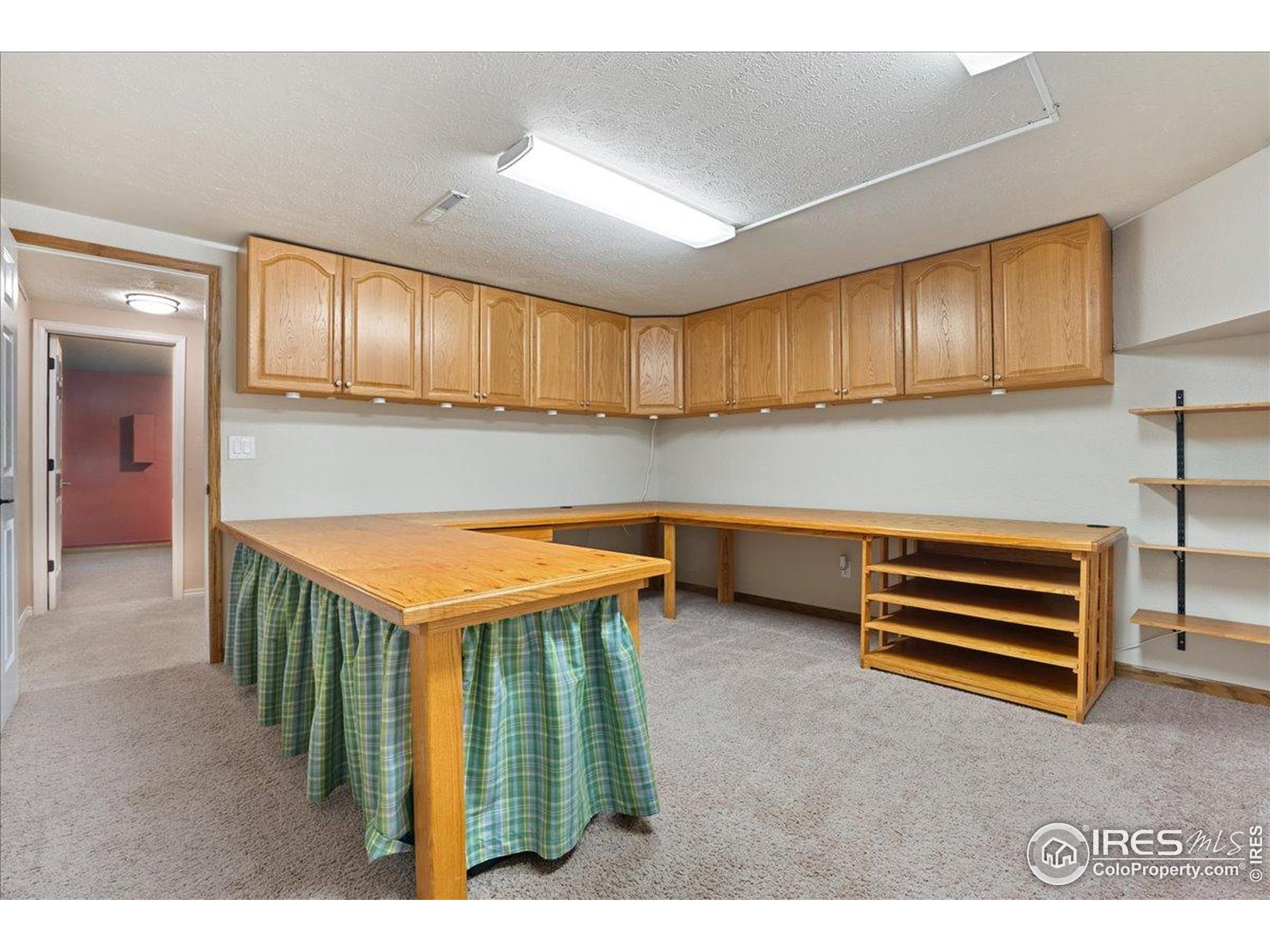 Longmont, Colorado, 80504, United States, 5 Bedrooms Bedrooms, ,1 BathroomBathrooms,Residential,For Sale,1933238