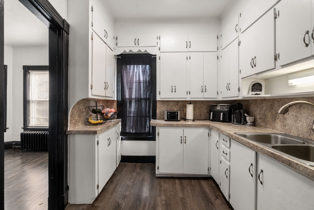 Southbridge, Massachusetts, 01550, United States, 7 Bedrooms Bedrooms, ,4 BathroomsBathrooms,Residential,For Sale,1990940