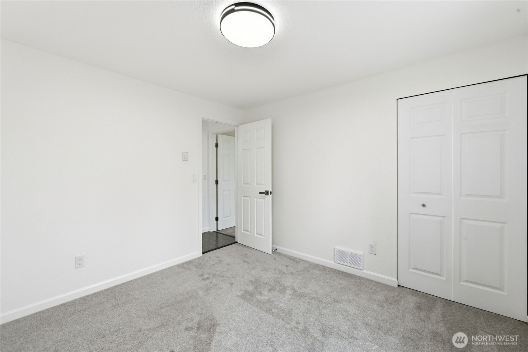 Marysville, Washington, 98271, United States, 3 Bedrooms Bedrooms, ,2 BathroomsBathrooms,Residential,For Sale,1987644