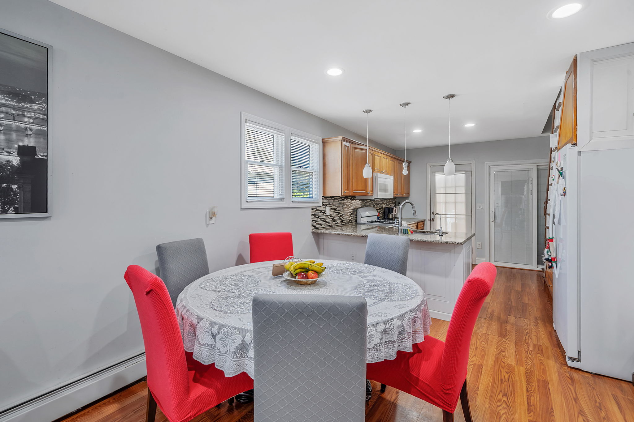 Bay Shore, New York, 11706, United States, 3 Bedrooms Bedrooms, ,3 BathroomsBathrooms,Residential,For Sale,2048700