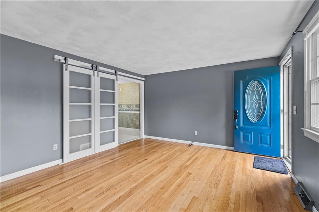 North Kingstown, Rhode Island, 02852, United States, 3 Bedrooms Bedrooms, ,2 BathroomsBathrooms,Residential,For Sale,1976998