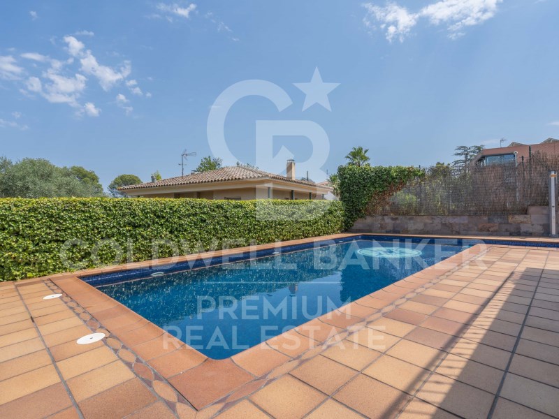 Cerdanyola del Vallès, Catalonia, ES, 4 Bedrooms Bedrooms, ,4 BathroomsBathrooms,Residential,For Sale,1613649