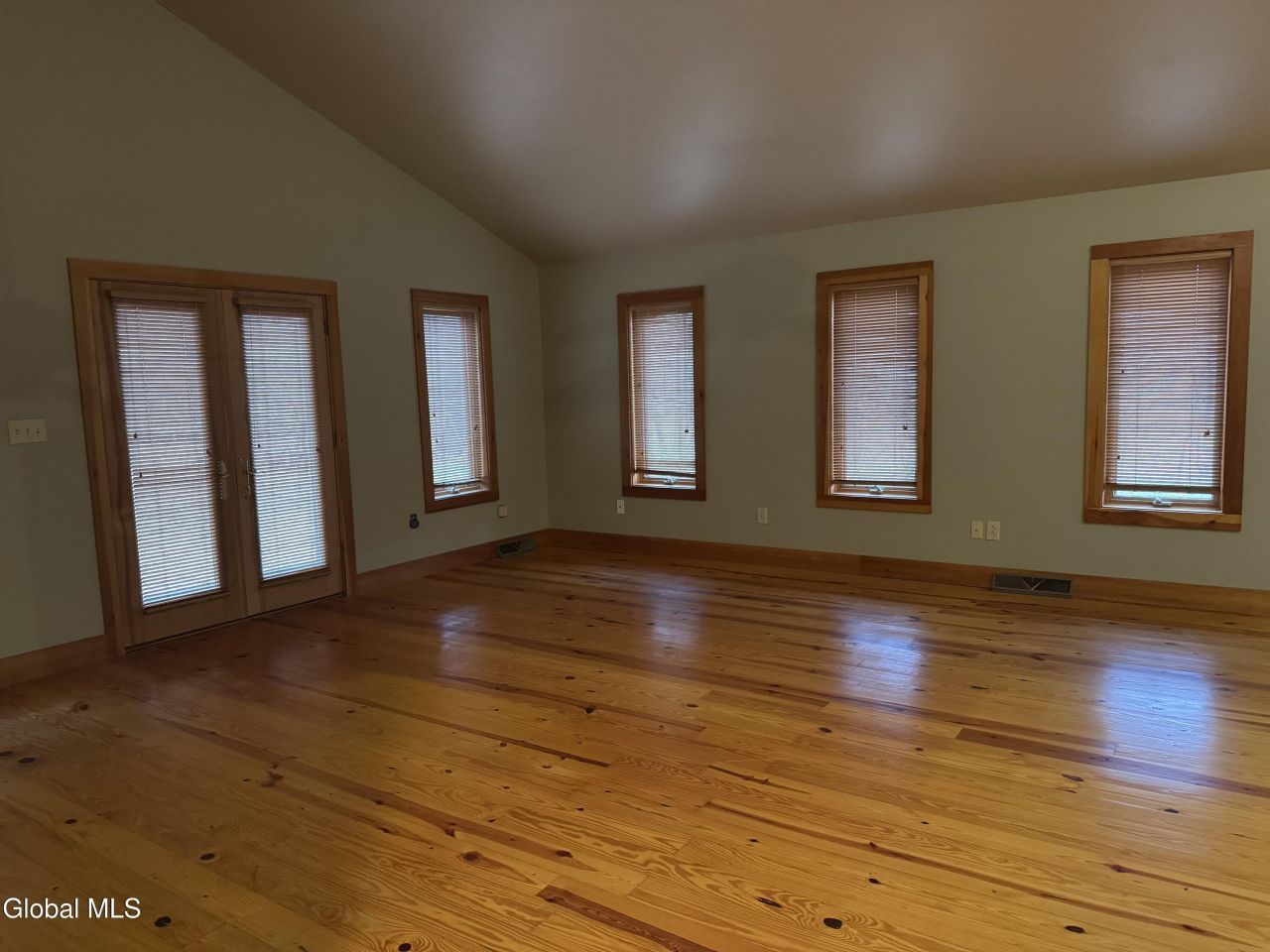 Rexford, New York, 12148, United States, 3 Bedrooms Bedrooms, ,3 BathroomsBathrooms,Residential,For Sale,2001928
