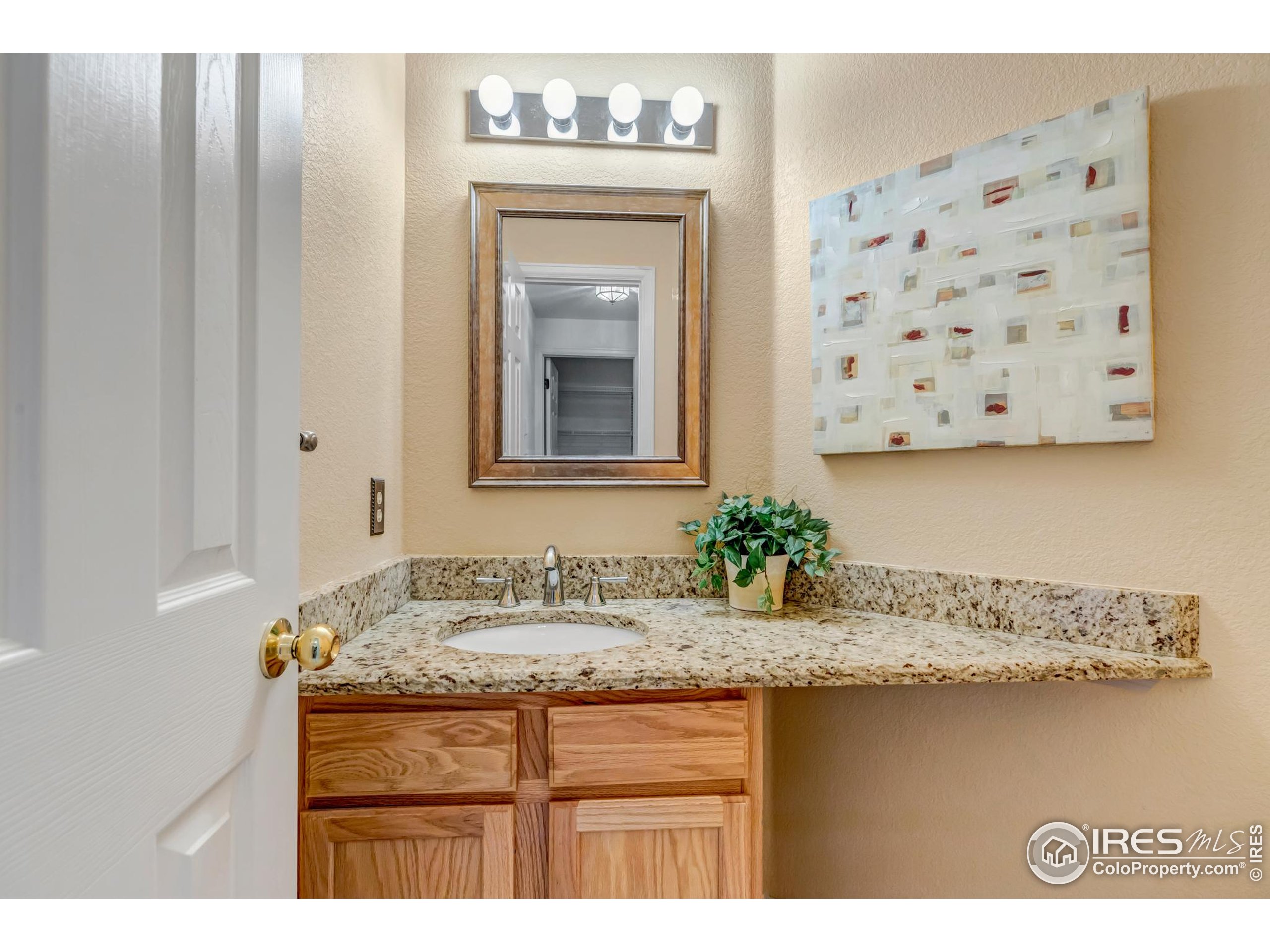 Longmont, Colorado, 80504, United States, 4 Bedrooms Bedrooms, ,3 BathroomsBathrooms,Residential,For Sale,1895647