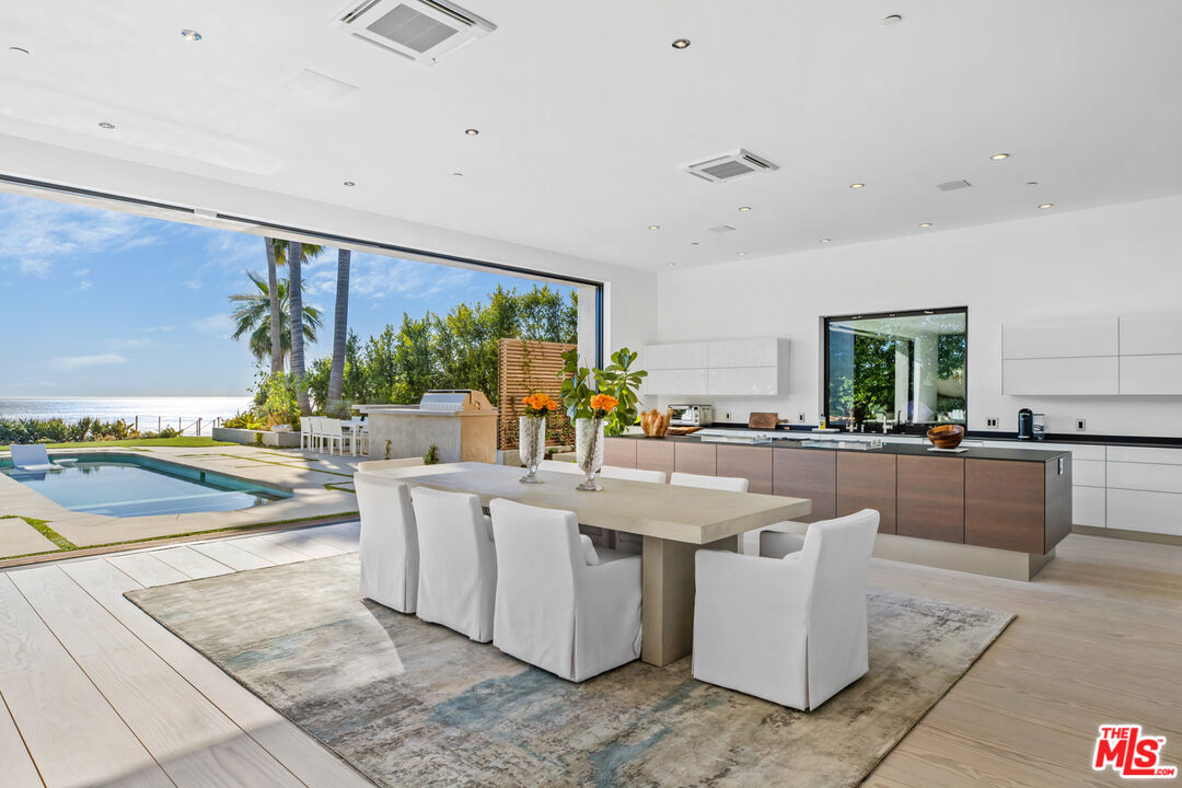 Malibu, California, 90265, United States, 3 Bedrooms Bedrooms, ,4 BathroomsBathrooms,Residential,For Sale,1746173