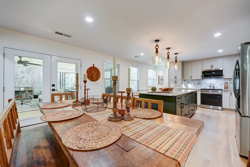 Ellijay, Georgia, 30536, United States, 4 Bedrooms Bedrooms, ,2 BathroomsBathrooms,Residential,For Sale,2015315