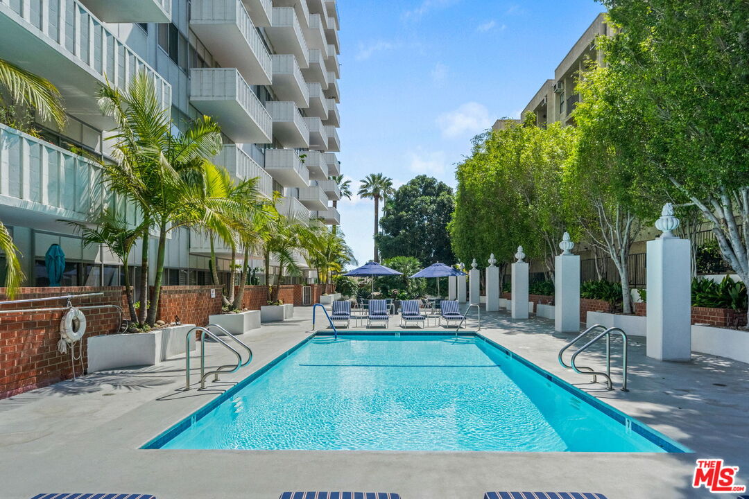 Los Angeles, California, 90046, United States, 2 Bedrooms Bedrooms, ,2 BathroomsBathrooms,Residential,For Sale,1940758