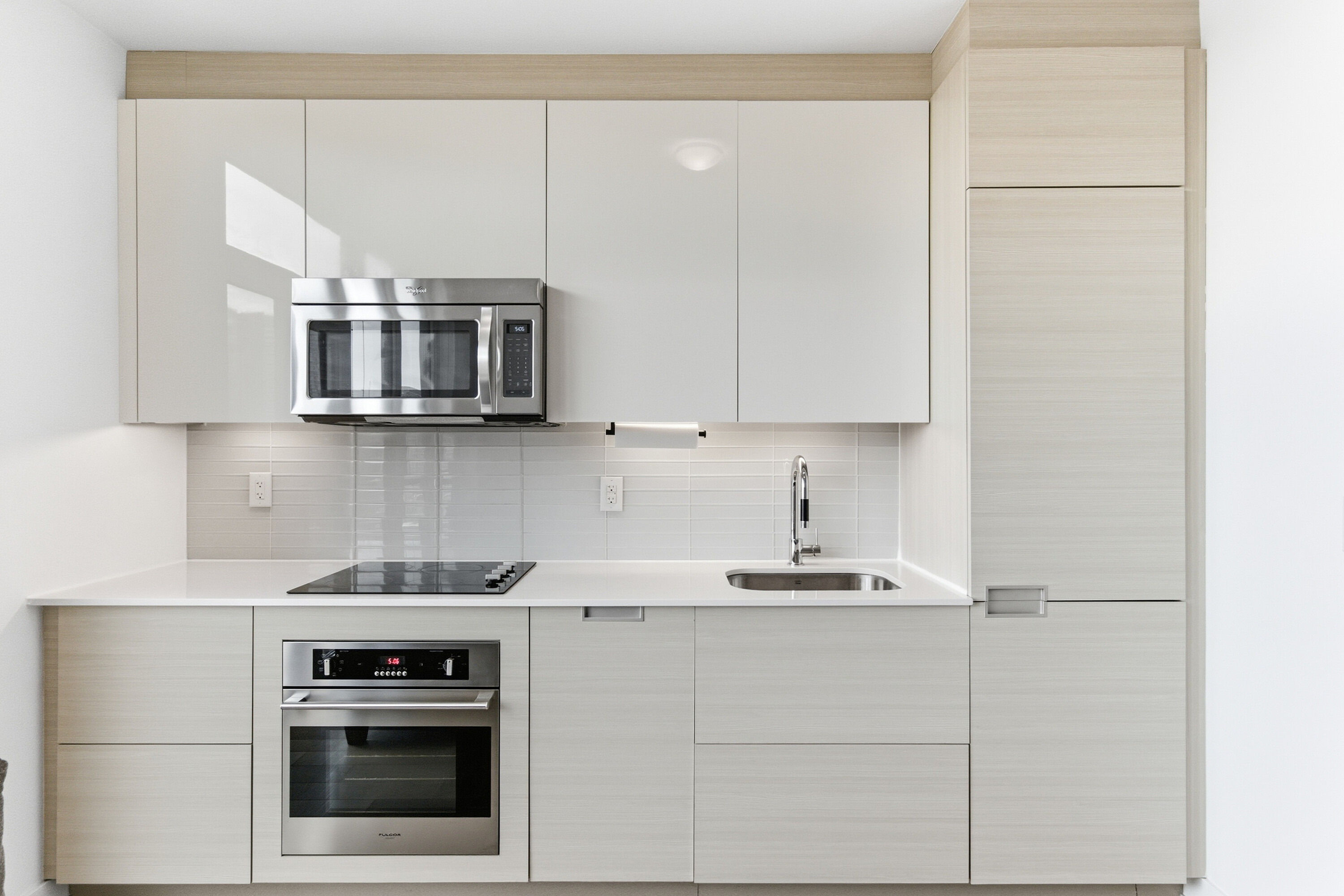  210 Simcoe Street - 物件實景